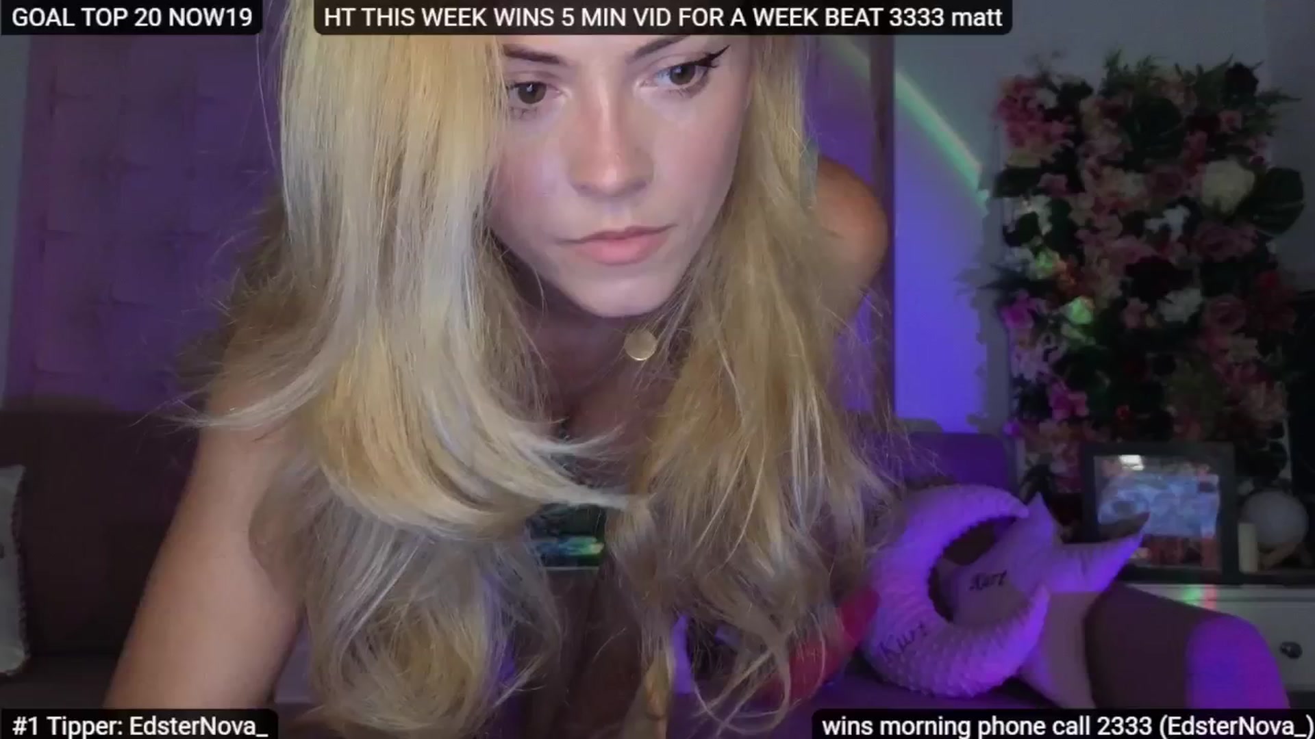 Gallery image thumbnail from Sensationowl_'s myfreecams stream on, 08/22/2025, 05:45 image 17 of 20