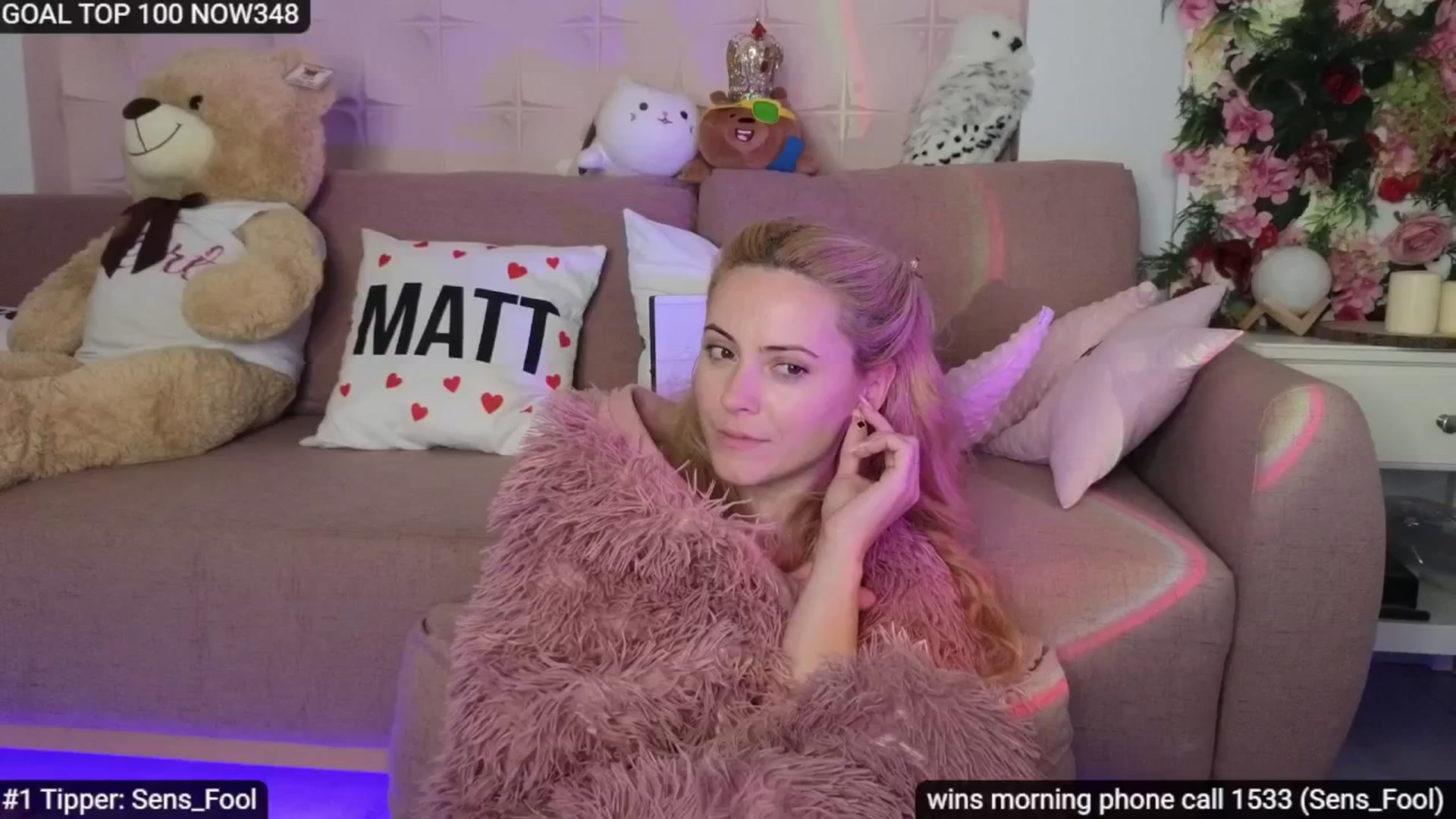 Gallery image thumbnail from Sensationowl_'s myfreecams stream on, 11/15/2025, 09:52 image 9 of 20