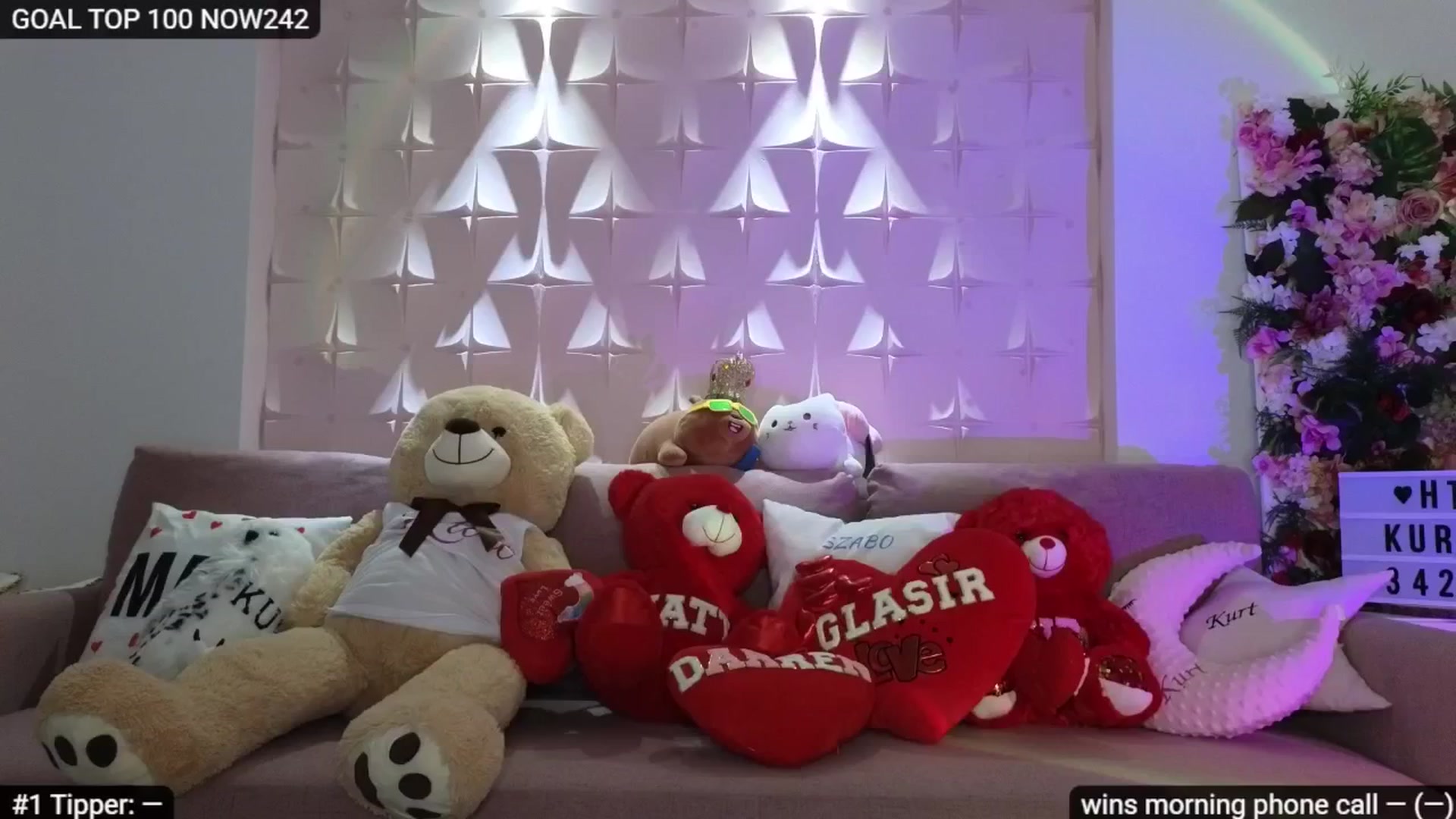 Gallery image thumbnail from Sensationowl_'s myfreecams stream on, 04/16/2026, 05:57 image 9 of 20