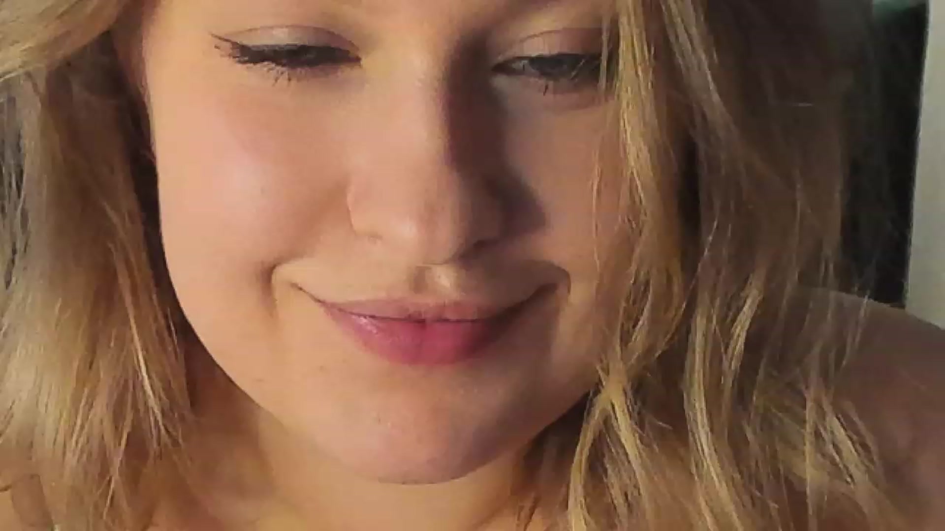 Gallery image thumbnail from SensualAdict's myfreecams stream on, 11/17/2022, 12:23 image 15 of 20