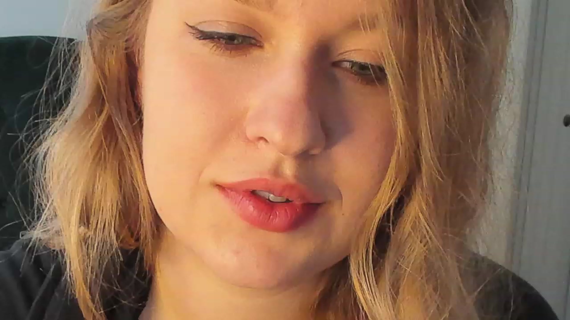 Gallery image thumbnail from SensualAdict's myfreecams stream on, 11/18/2022, 08:06 image 19 of 20
