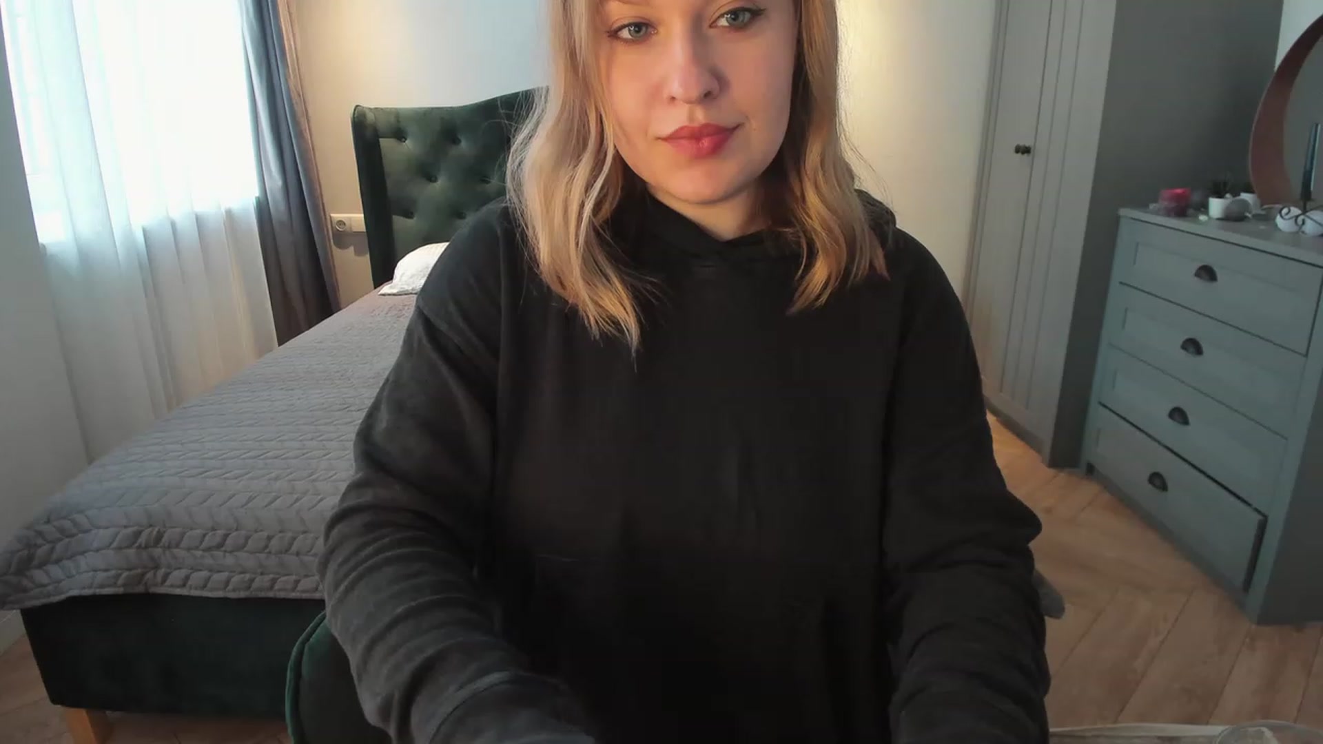 Gallery image thumbnail from SensualAdict's myfreecams stream on, 11/18/2022, 08:49 image 16 of 20