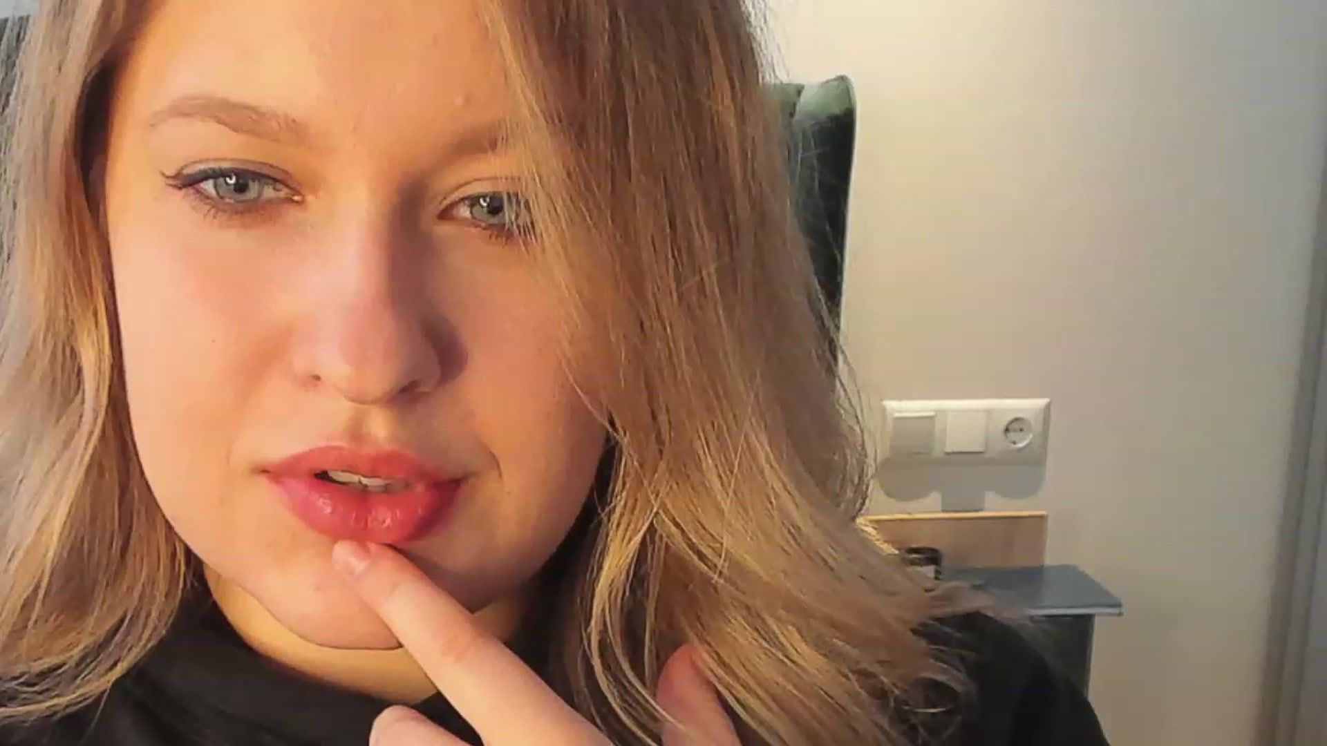 Gallery image thumbnail from SensualAdict's myfreecams stream on, 11/18/2022, 08:49 image 12 of 20