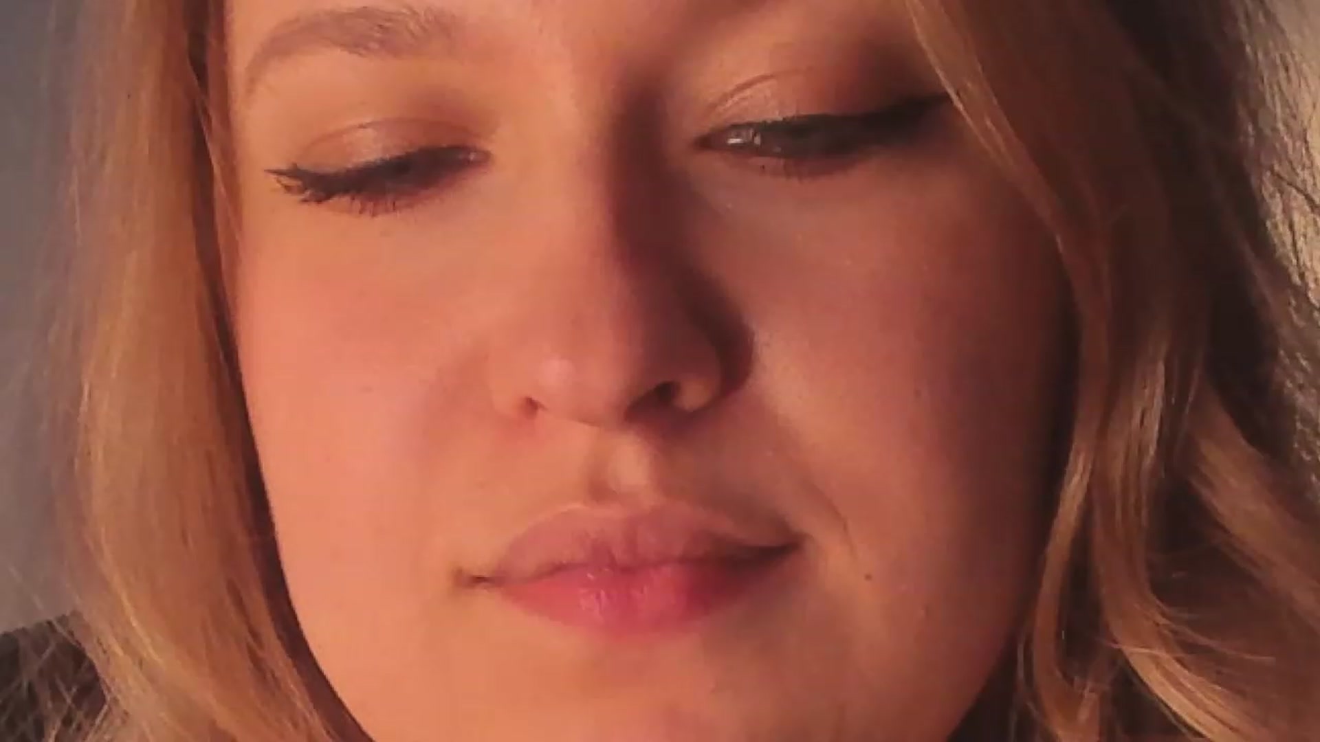 Gallery image thumbnail from SensualAdict's myfreecams stream on, 11/19/2022, 18:15 image 3 of 20