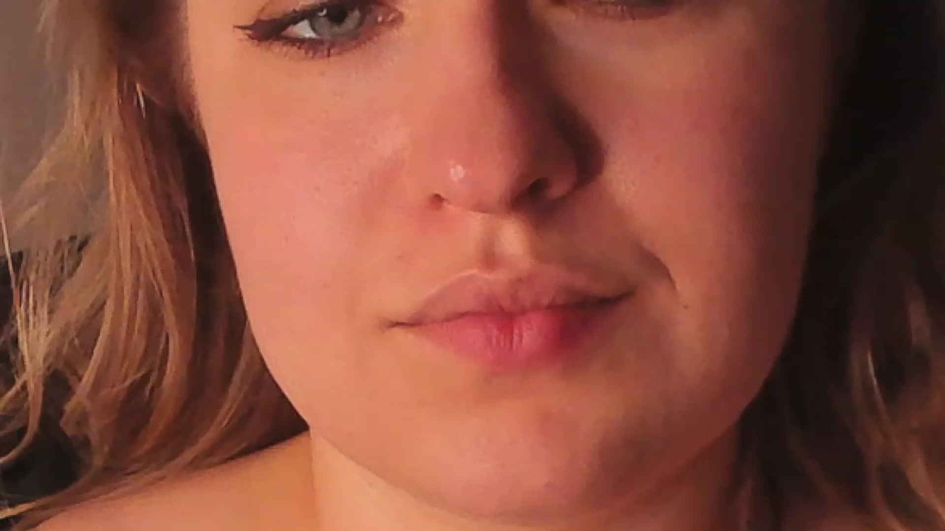 Gallery image thumbnail from SensualAdict's myfreecams stream on, 11/19/2022, 17:06 image 18 of 20