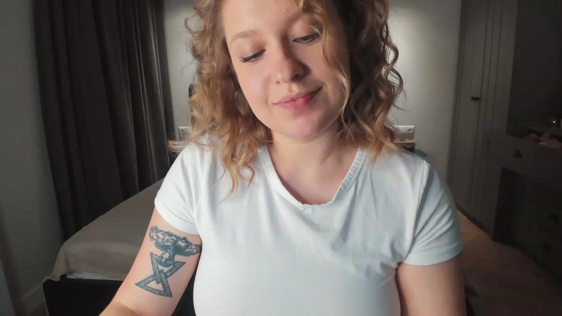 Gallery image thumbnail from SensualAdict's myfreecams stream on, 11/20/2022, 18:50 image 17 of 20
