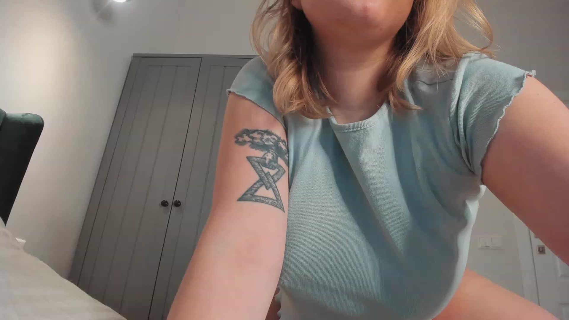 Gallery image thumbnail from SensualAdict's myfreecams stream on, 11/23/2022, 17:22 image 11 of 20