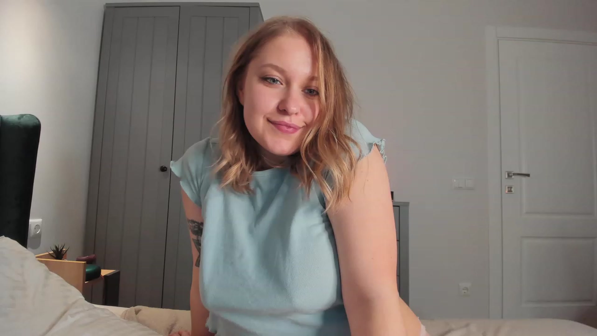 Gallery image thumbnail from SensualAdict's myfreecams stream on, 11/23/2022, 17:57 image 5 of 20