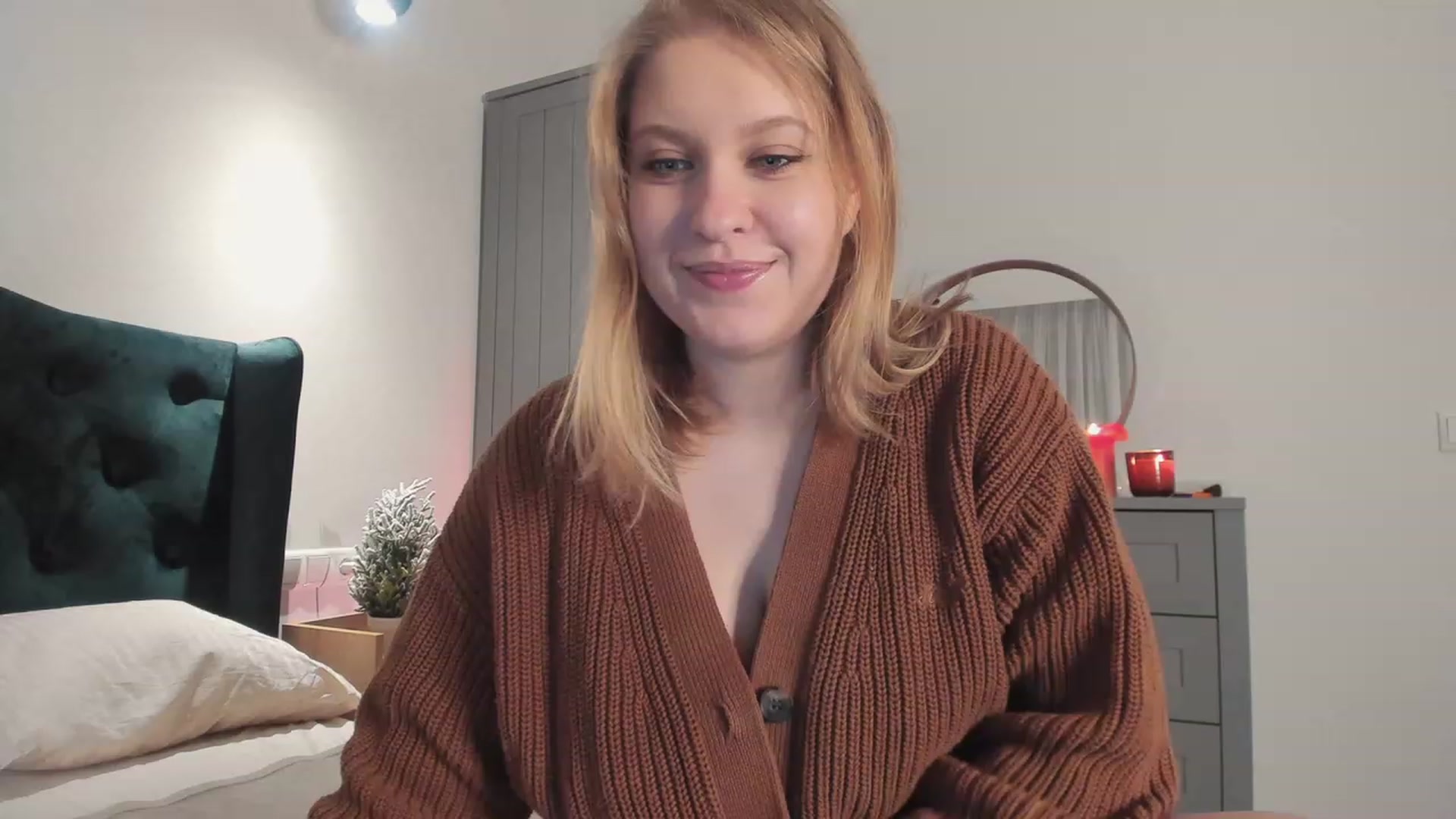 Gallery image thumbnail from SensualAdict's myfreecams stream on, 12/01/2022, 15:40 image 4 of 20