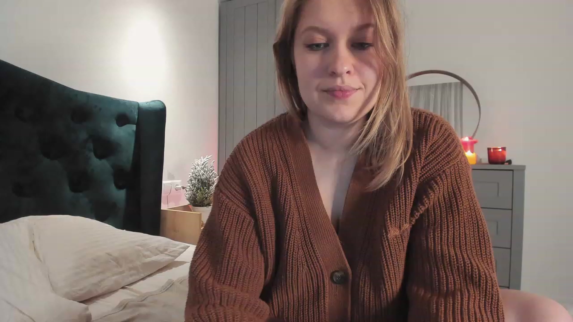 Gallery image thumbnail from SensualAdict's myfreecams stream on, 12/01/2022, 19:55 image 1 of 20