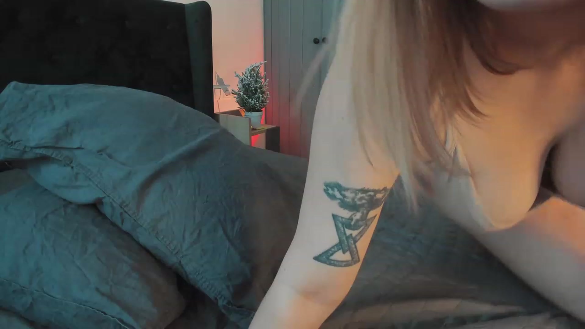 Gallery image thumbnail from SensualAdict's myfreecams stream on, 12/02/2022, 12:44 image 4 of 20