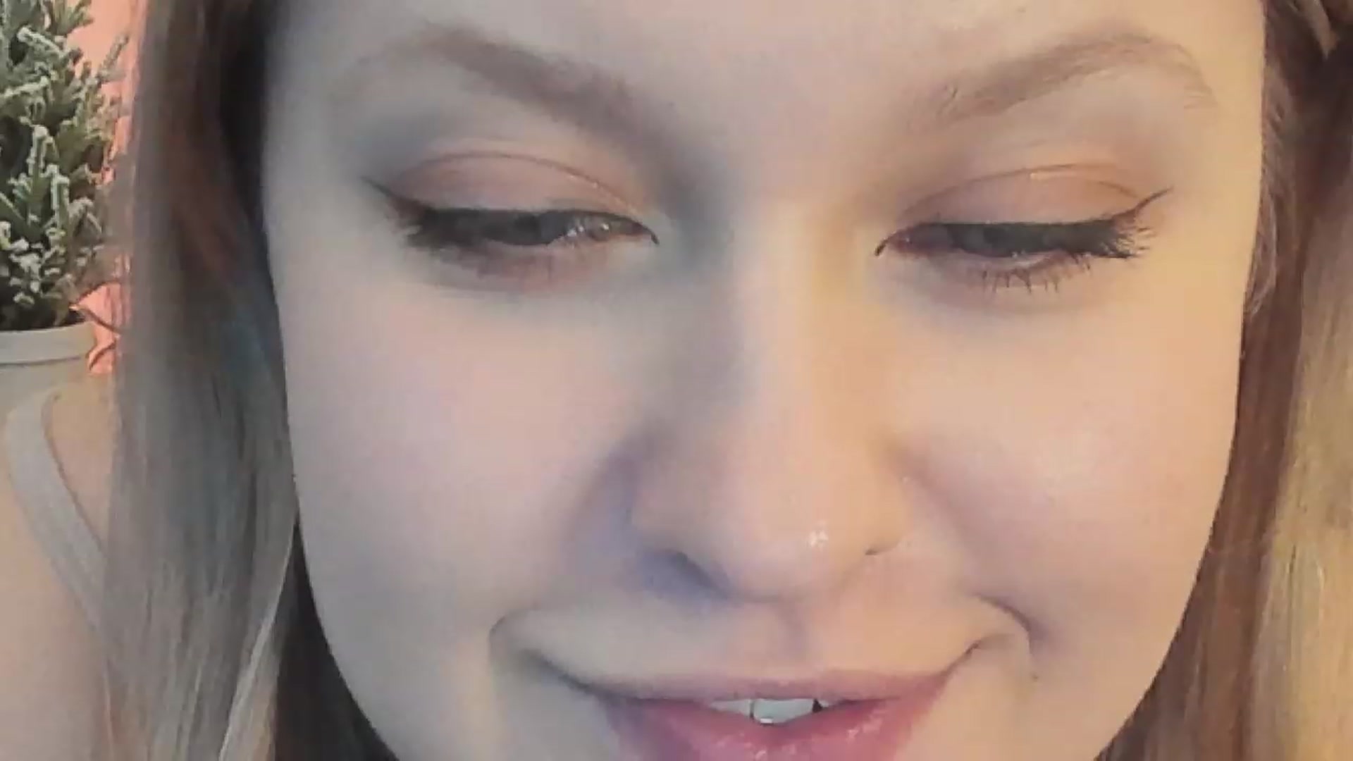 Gallery image thumbnail from SensualAdict's myfreecams stream on, 12/02/2022, 14:00 image 13 of 20