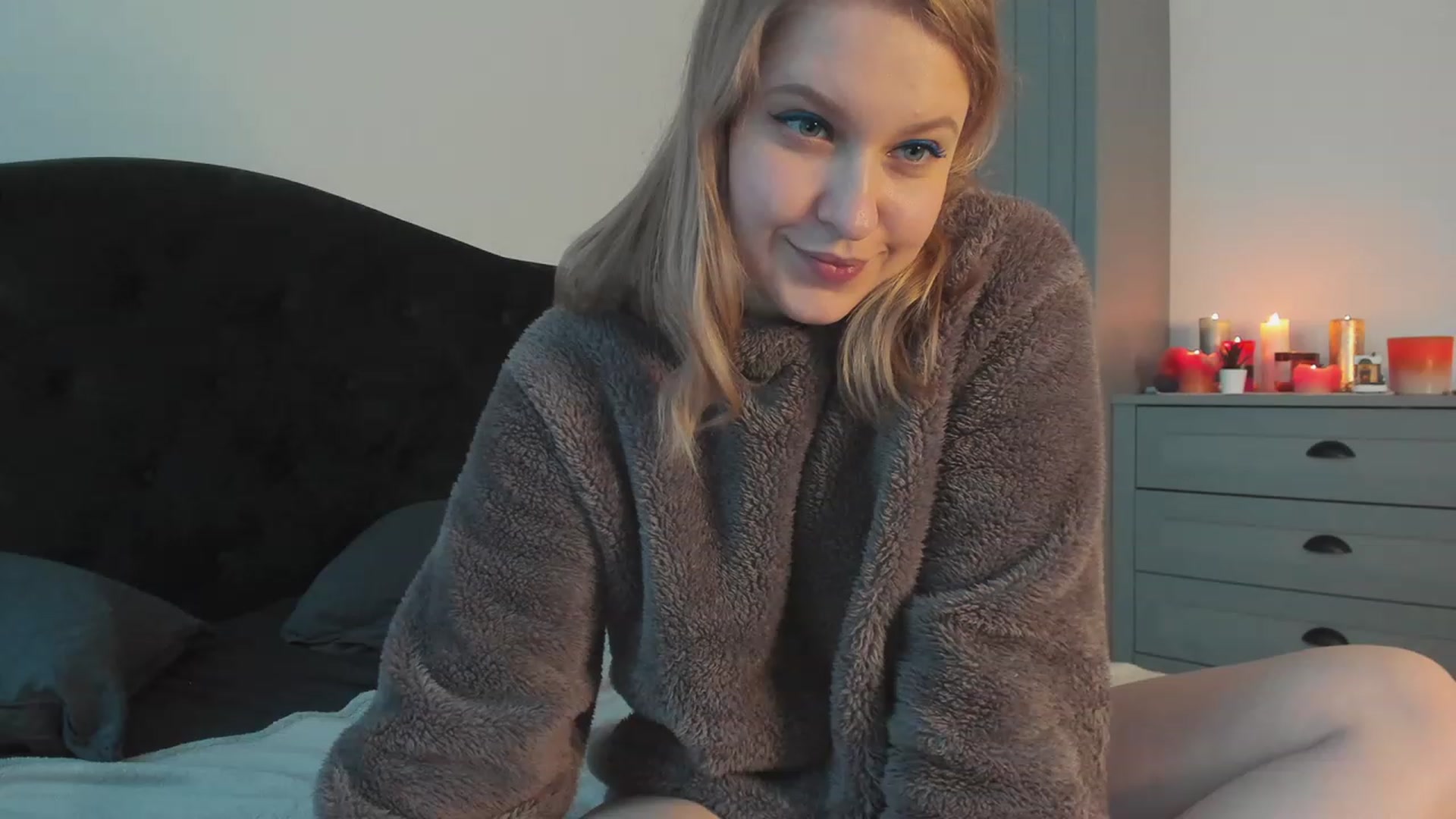 Gallery image thumbnail from SensualAdict's myfreecams stream on, 12/10/2022, 12:48 image 12 of 20