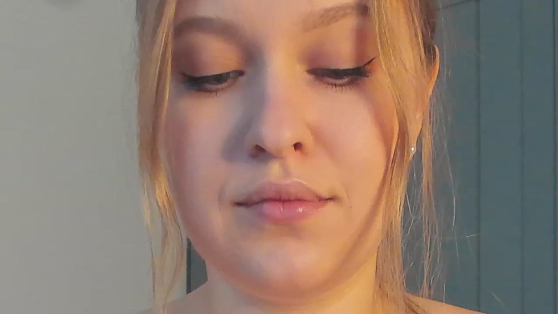 Gallery image thumbnail from SensualAdict's myfreecams stream on, 12/11/2022, 10:24 image 3 of 20