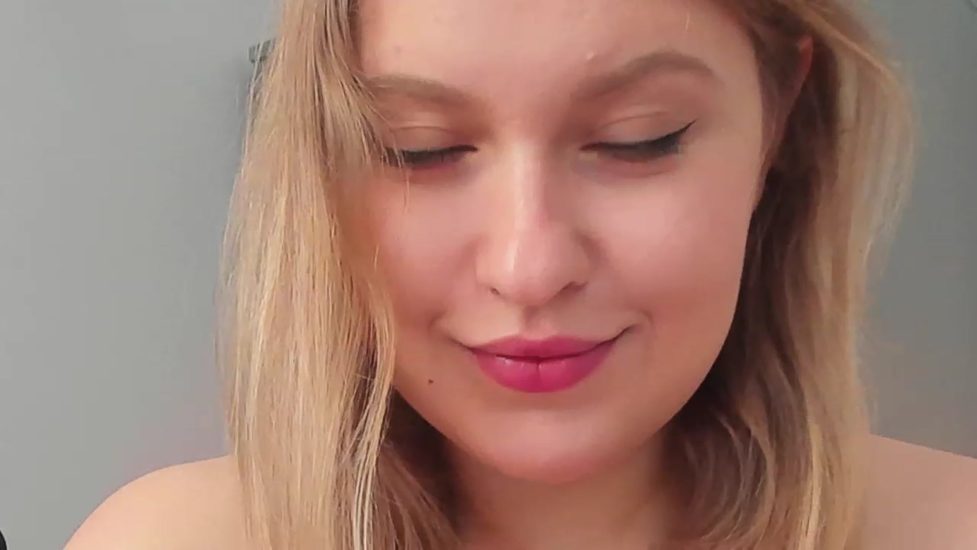 Gallery image thumbnail from SensualAdict's myfreecams stream on, 12/15/2022, 09:56 image 5 of 20