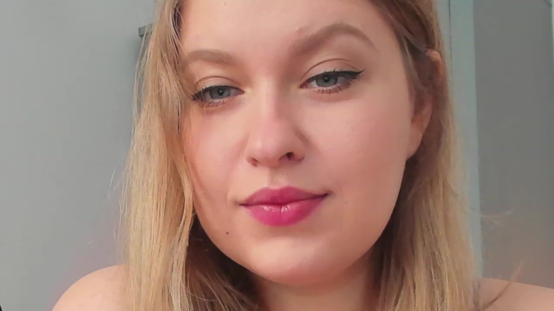 Gallery image thumbnail from SensualAdict's myfreecams stream on, 12/15/2022, 09:56 image 4 of 20