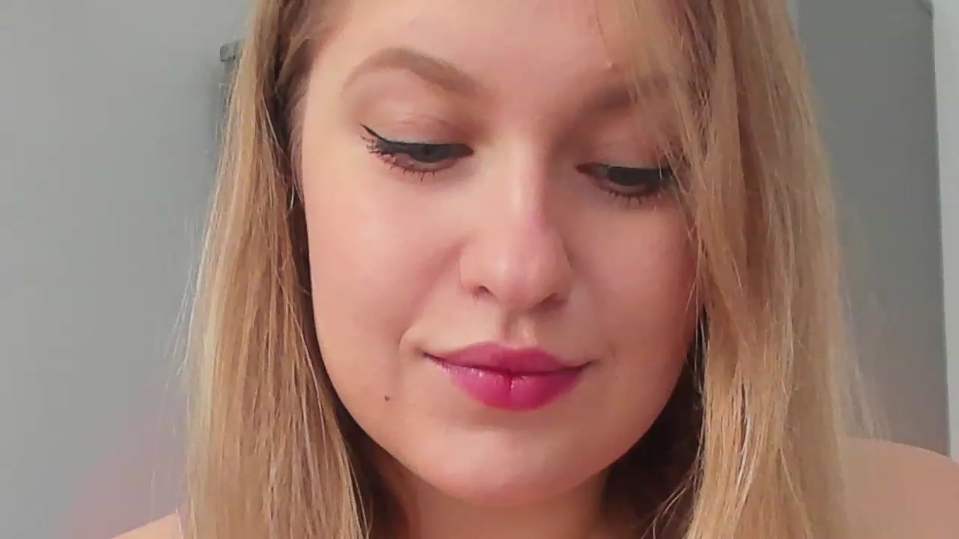 Gallery image thumbnail from SensualAdict's myfreecams stream on, 12/15/2022, 09:56 image 2 of 20