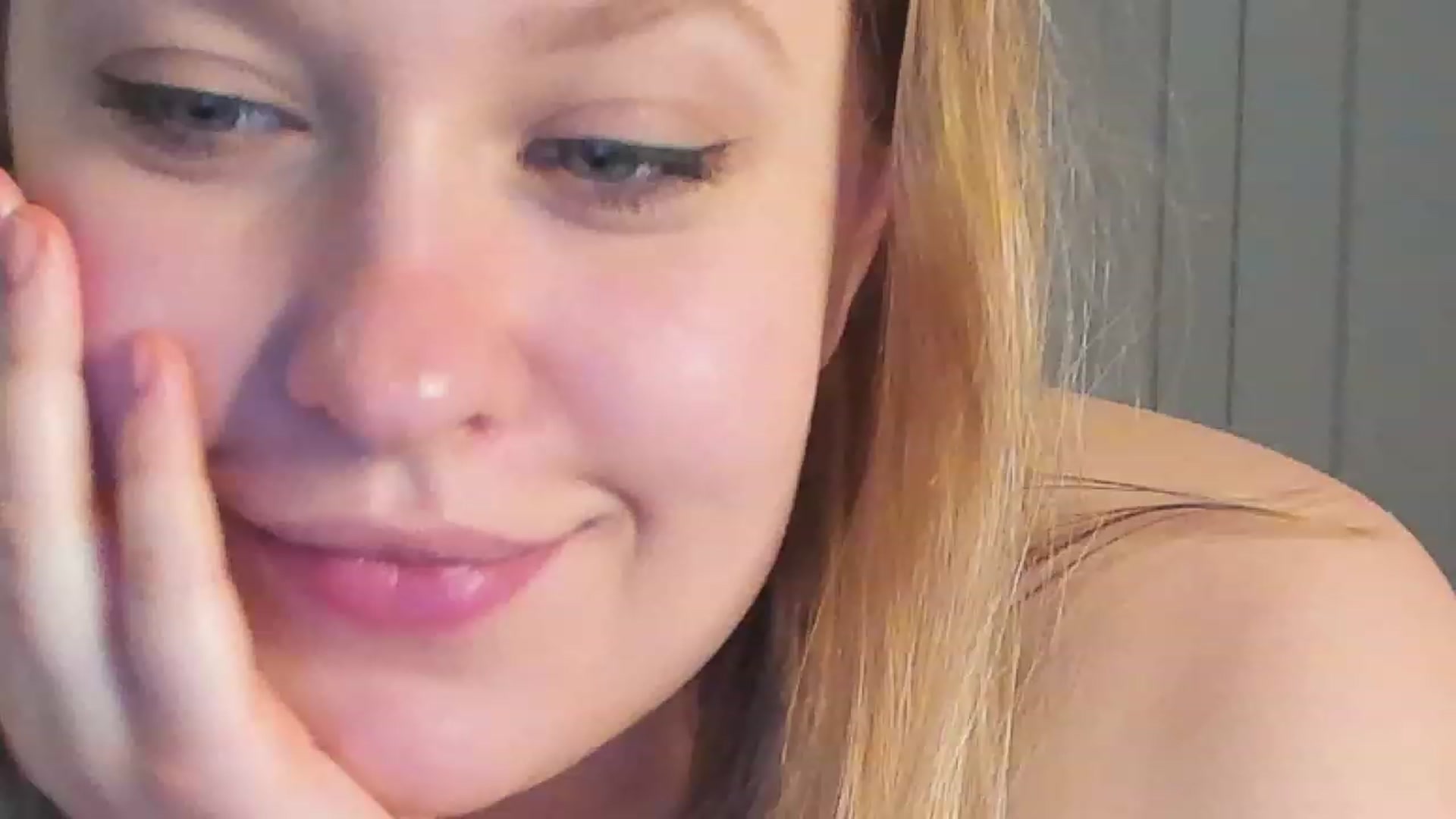 Gallery image thumbnail from SensualAdict's myfreecams stream on, 12/16/2022, 19:50 image 16 of 20