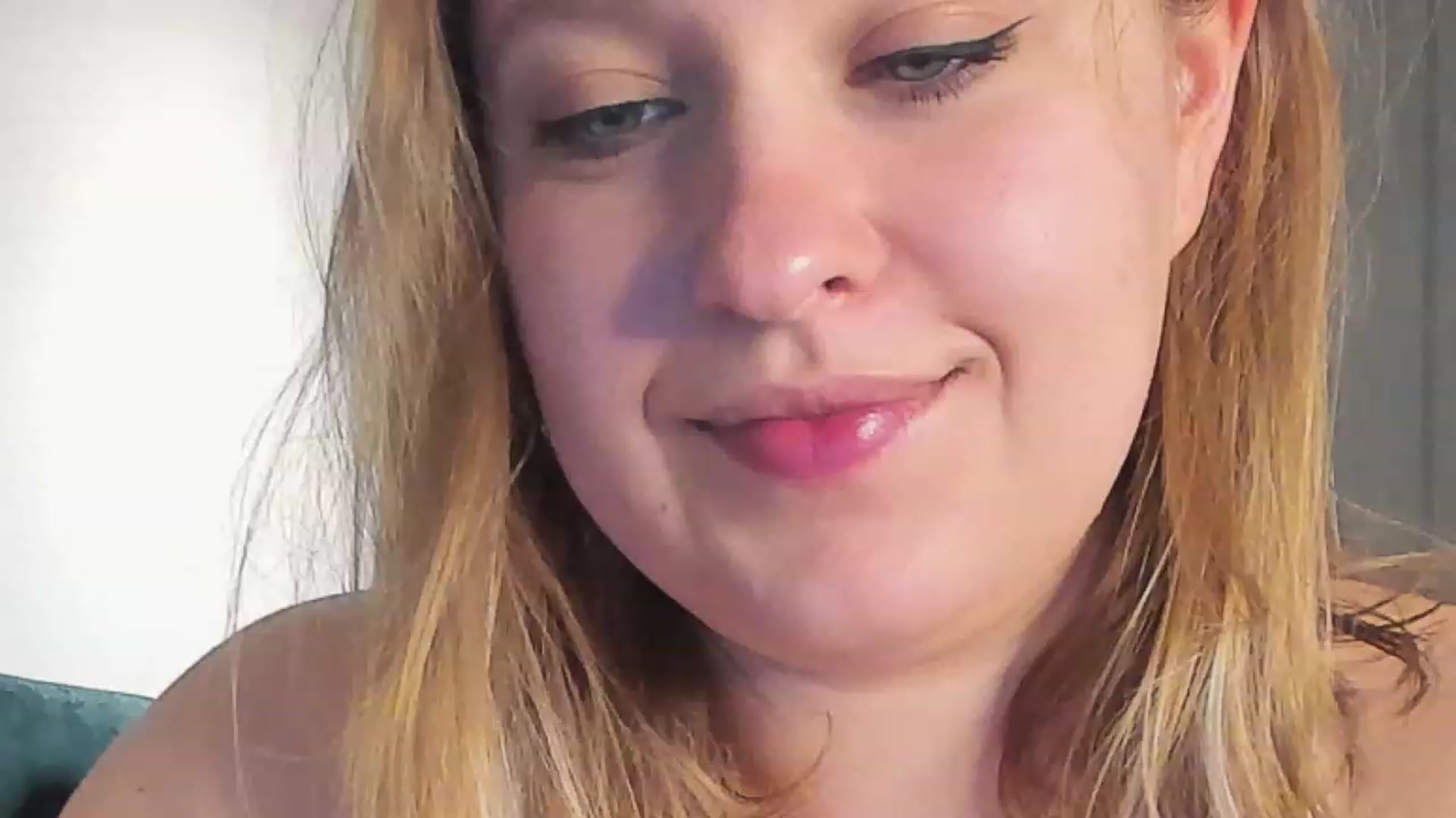 Gallery image thumbnail from SensualAdict's myfreecams stream on, 12/16/2022, 19:50 image 6 of 20
