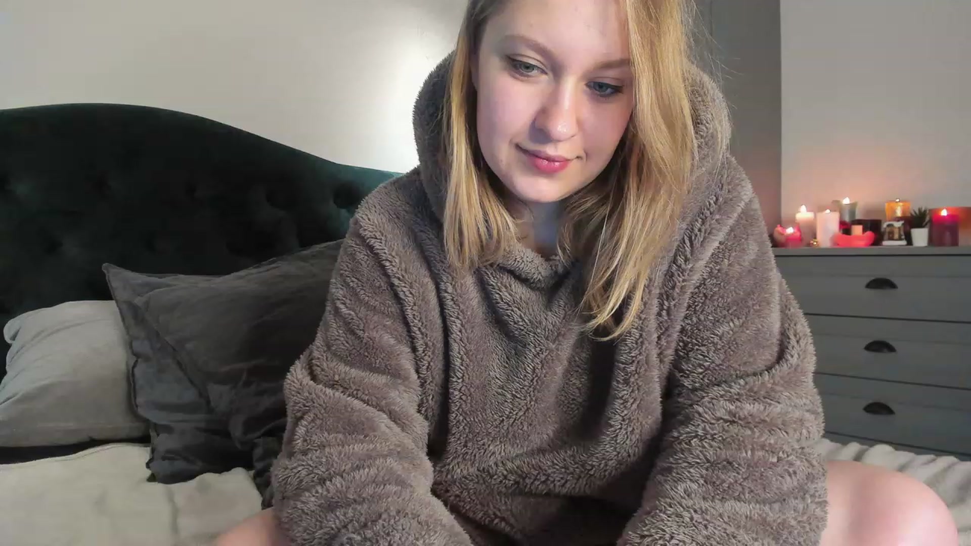 Gallery image thumbnail from SensualAdict's myfreecams stream on, 12/16/2022, 20:13 image 8 of 20