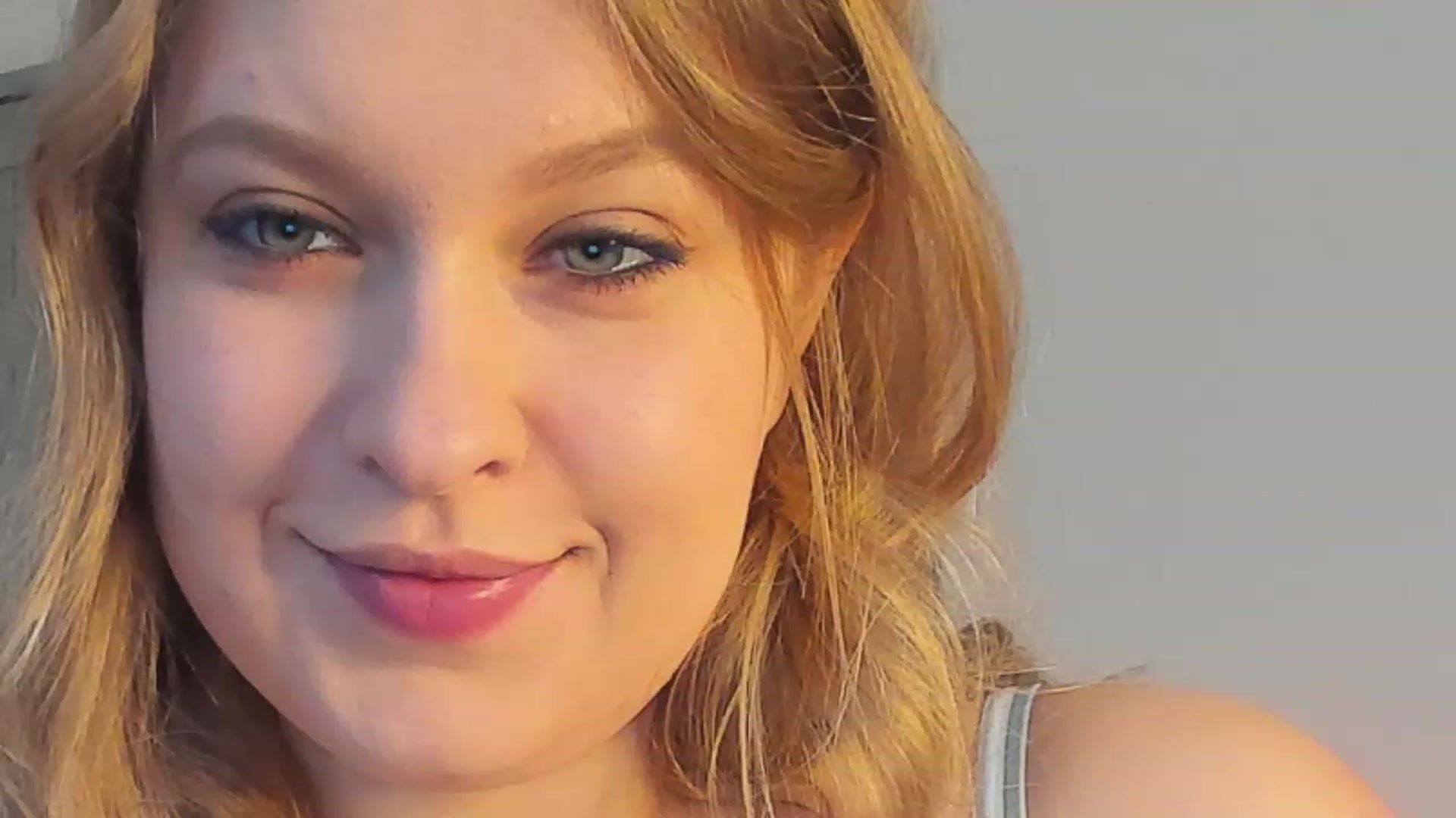 Gallery image thumbnail from SensualAdict's myfreecams stream on, 12/18/2022, 14:23 image 3 of 20