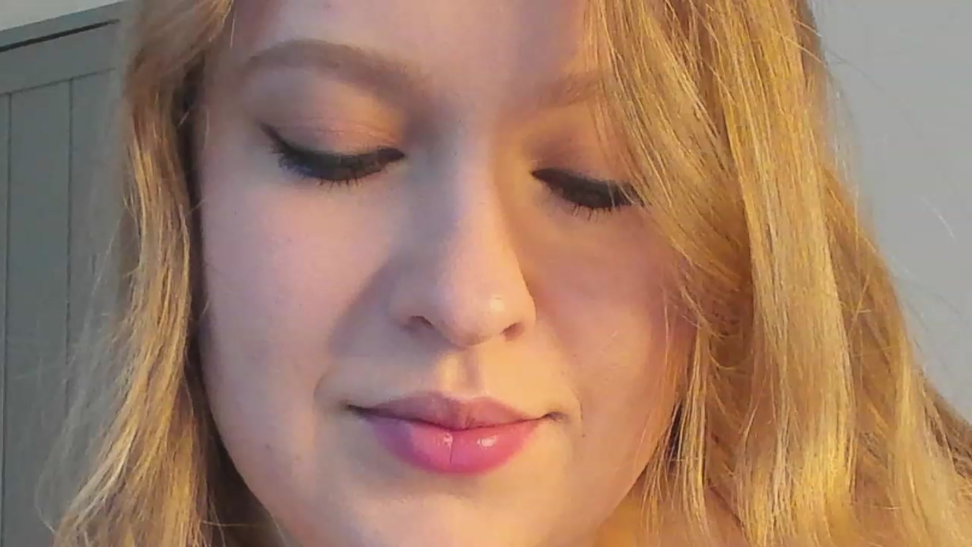 Gallery image thumbnail from SensualAdict's myfreecams stream on, 12/18/2022, 14:23 image 2 of 20