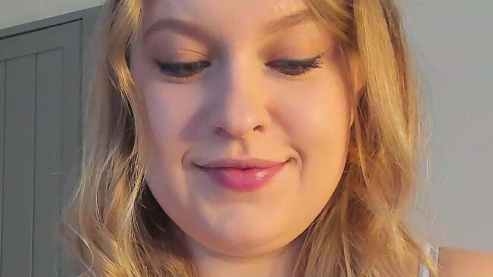 Gallery image thumbnail from SensualAdict's myfreecams stream on, 12/18/2022, 14:23 image 6 of 20