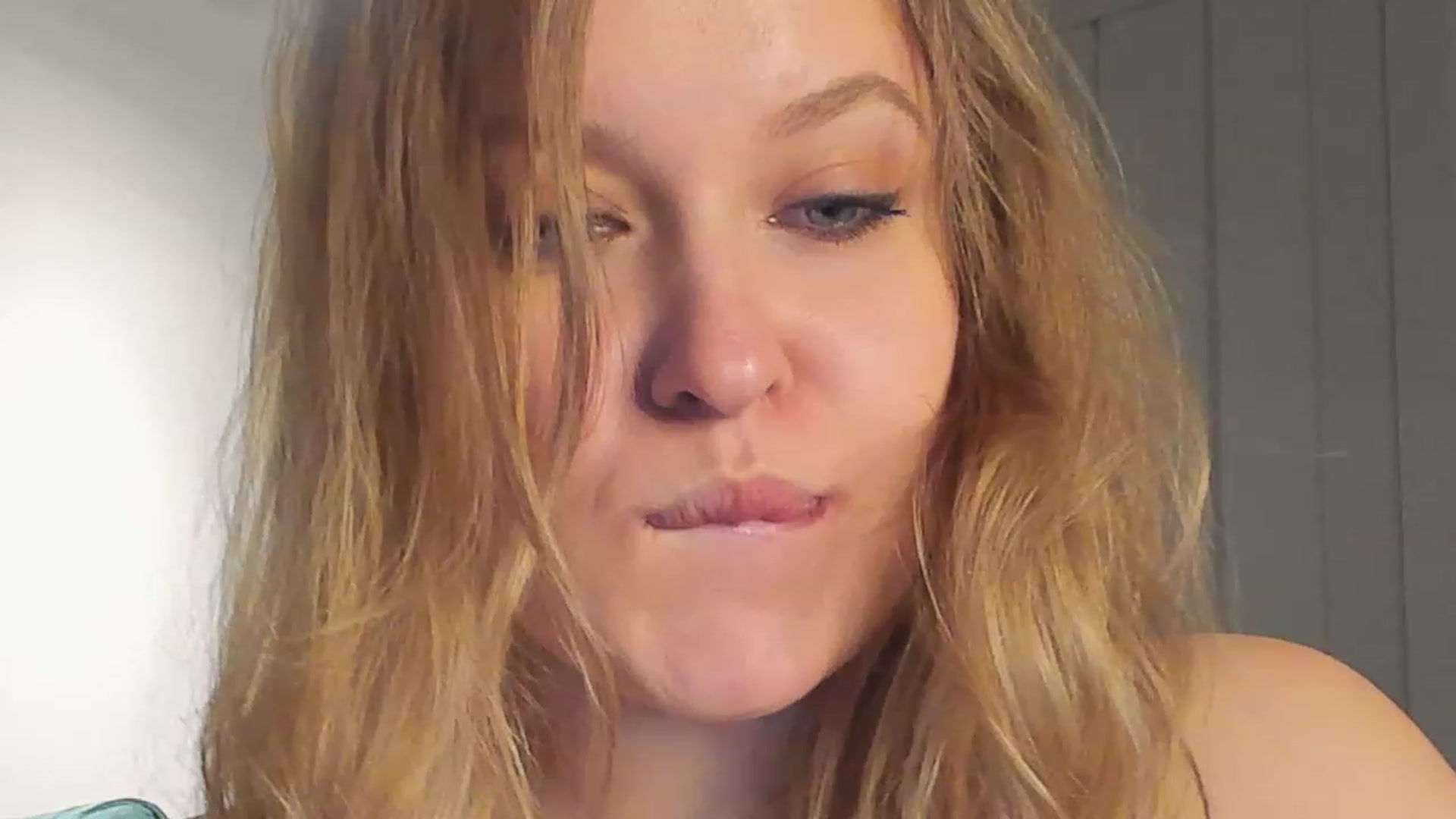 Gallery image thumbnail from SensualAdict's myfreecams stream on, 12/18/2022, 18:38 image 5 of 20