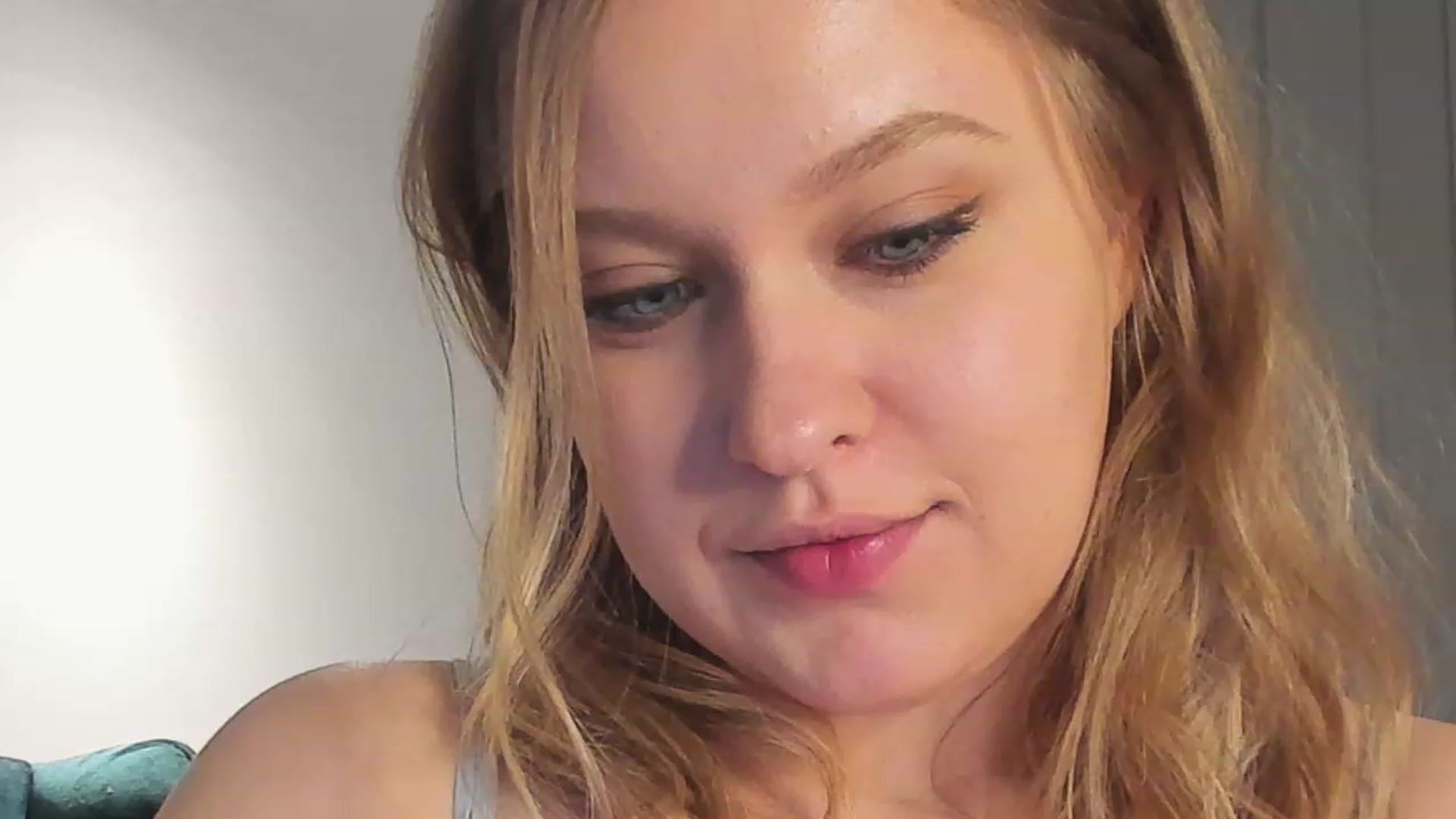 Gallery image thumbnail from SensualAdict's myfreecams stream on, 12/18/2022, 18:38 image 6 of 20