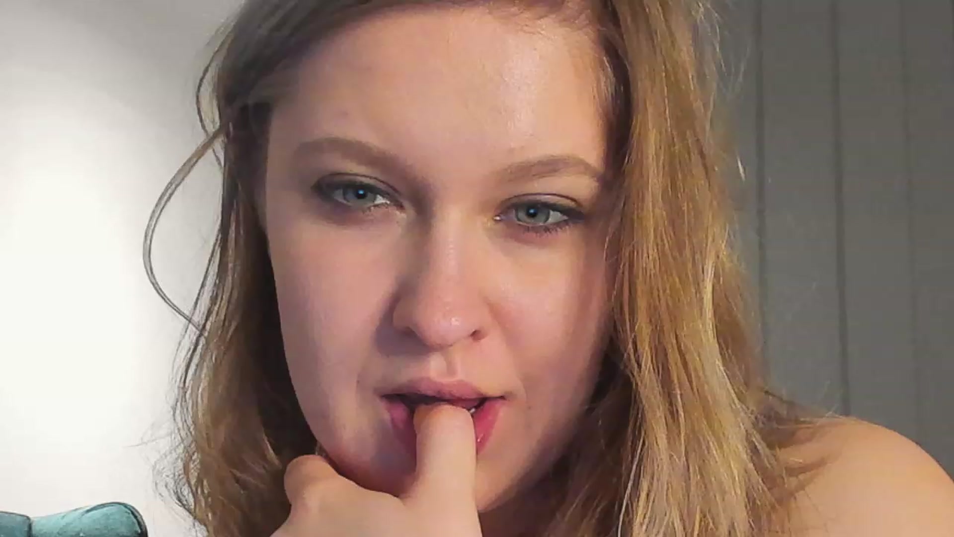 Gallery image thumbnail from SensualAdict's myfreecams stream on, 12/18/2022, 18:38 image 7 of 20