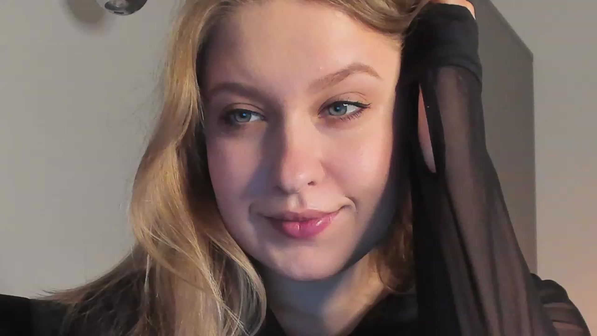Gallery image thumbnail from SensualAdict's myfreecams stream on, 12/20/2022, 14:43 image 15 of 20