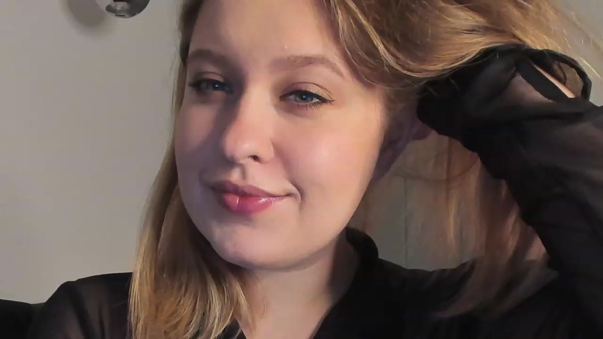 Gallery image thumbnail from SensualAdict's myfreecams stream on, 12/20/2022, 14:43 image 12 of 20