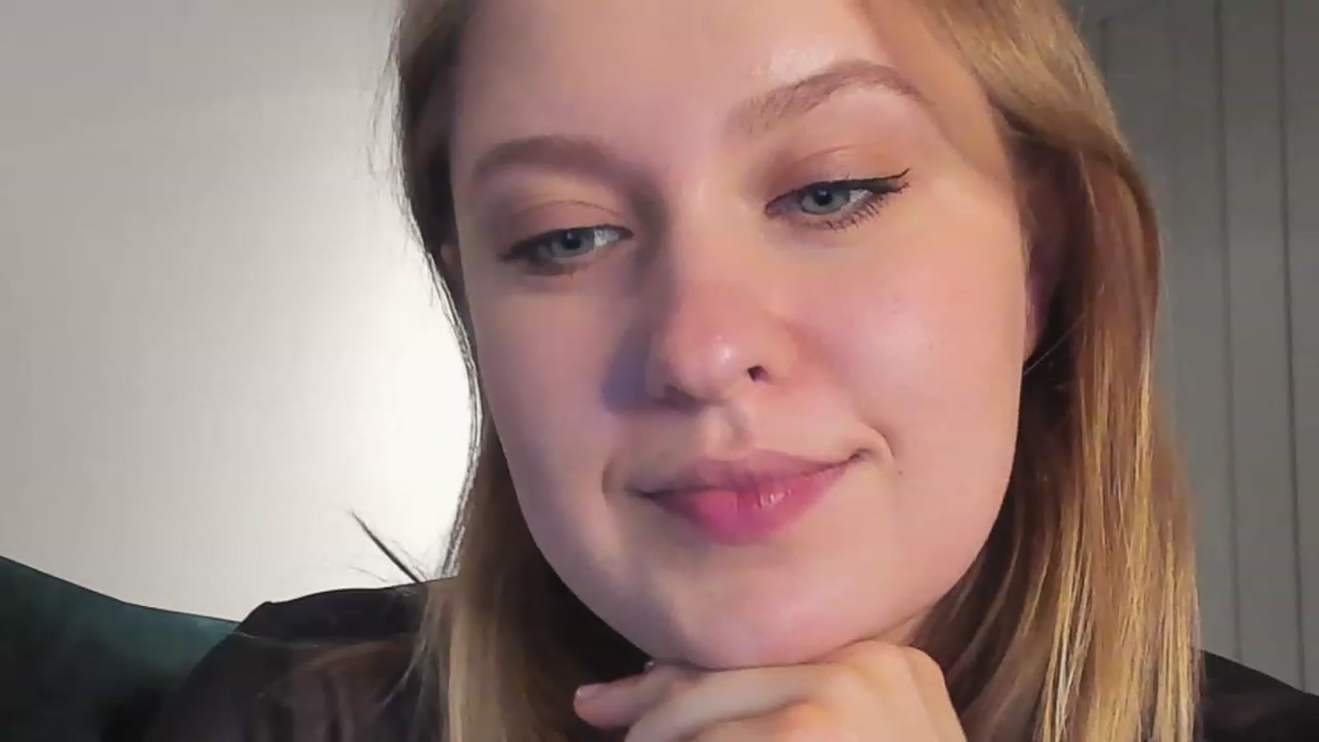 Gallery image thumbnail from SensualAdict's myfreecams stream on, 12/20/2022, 18:17 image 13 of 20