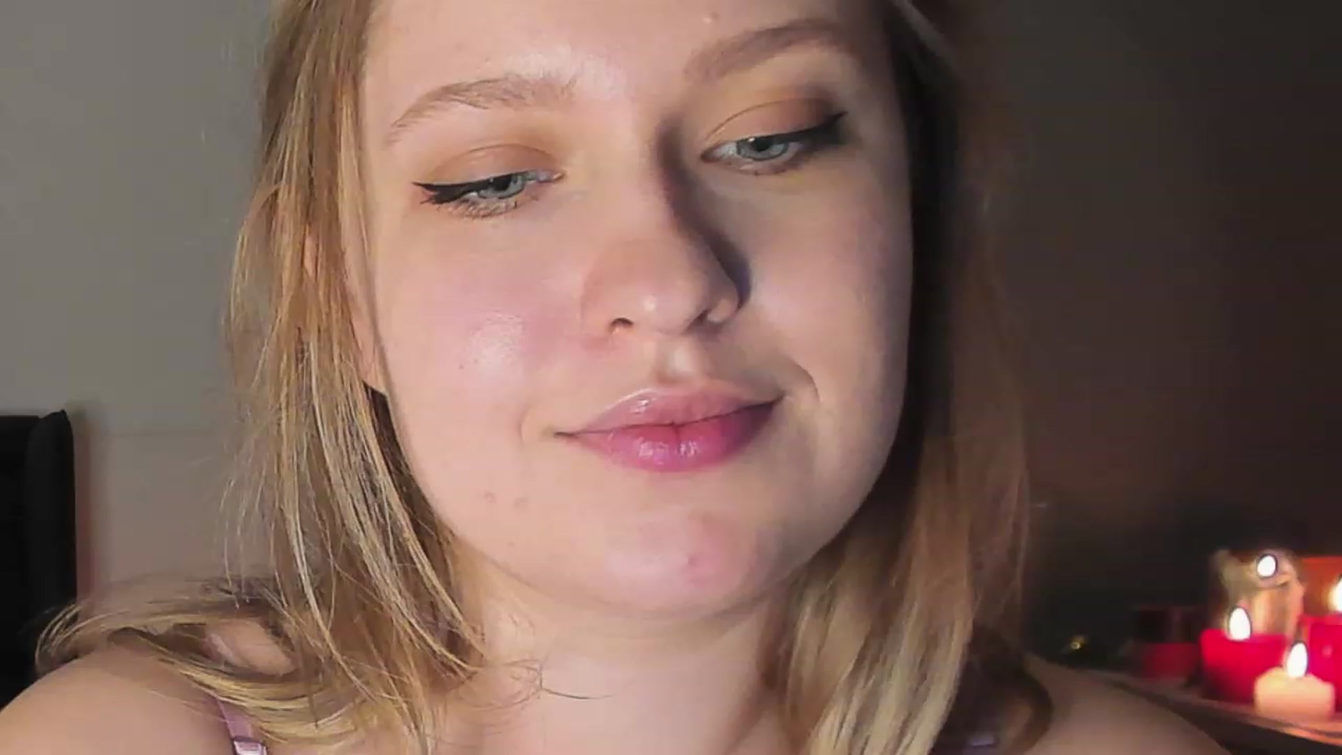 Gallery image thumbnail from SensualAdict's myfreecams stream on, 12/21/2022, 16:59 image 11 of 20