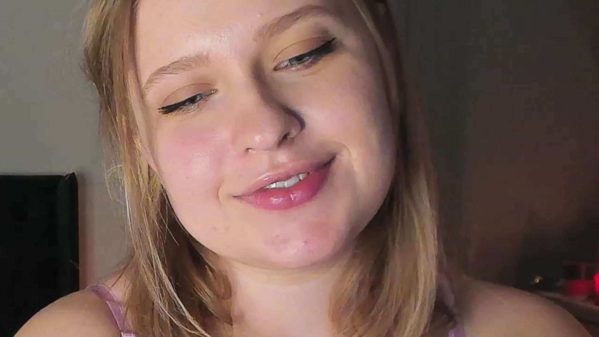 Gallery image thumbnail from SensualAdict's myfreecams stream on, 12/21/2022, 16:59 image 17 of 20