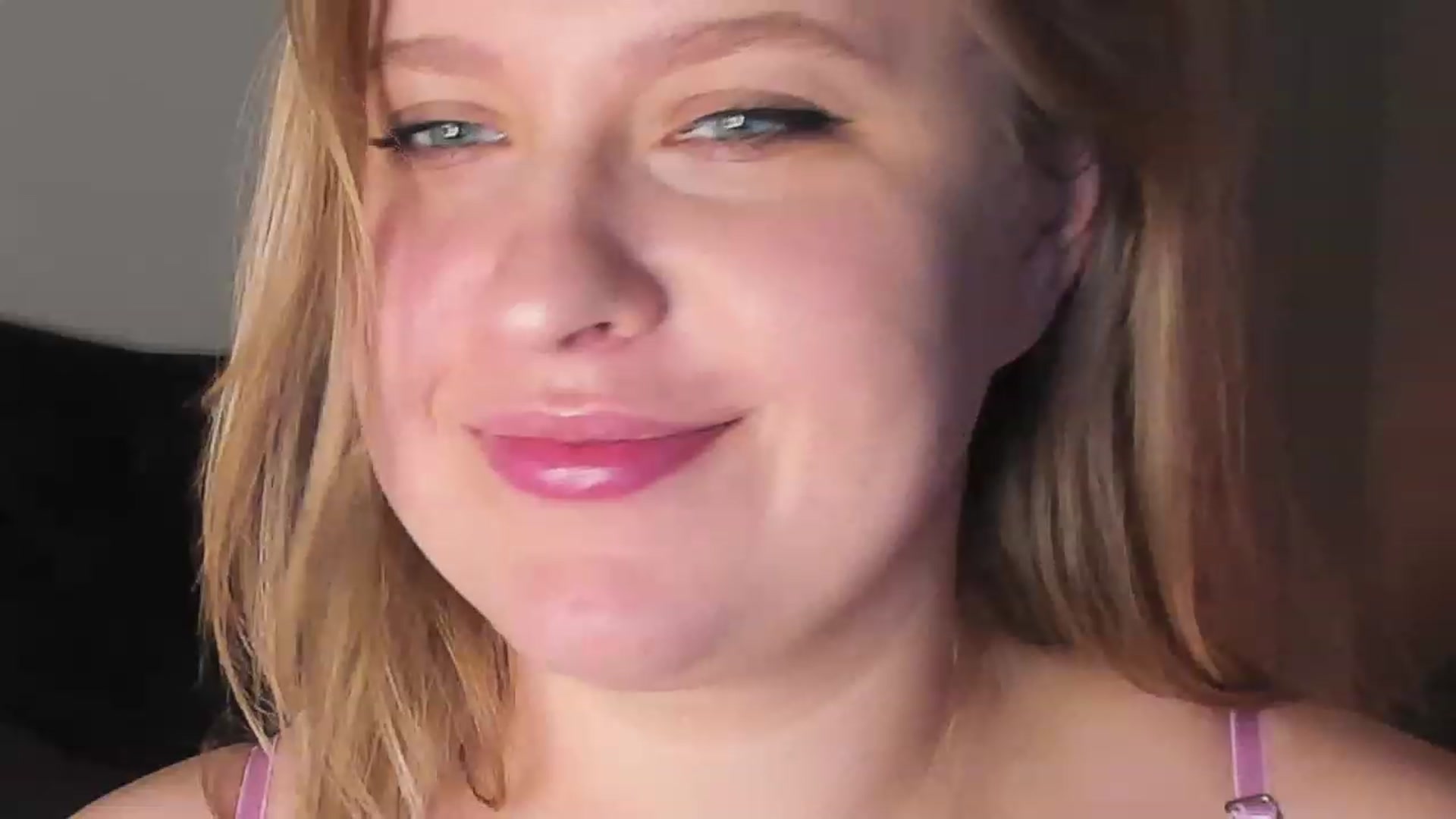 Gallery image thumbnail from SensualAdict's myfreecams stream on, 12/21/2022, 16:59 image 3 of 20