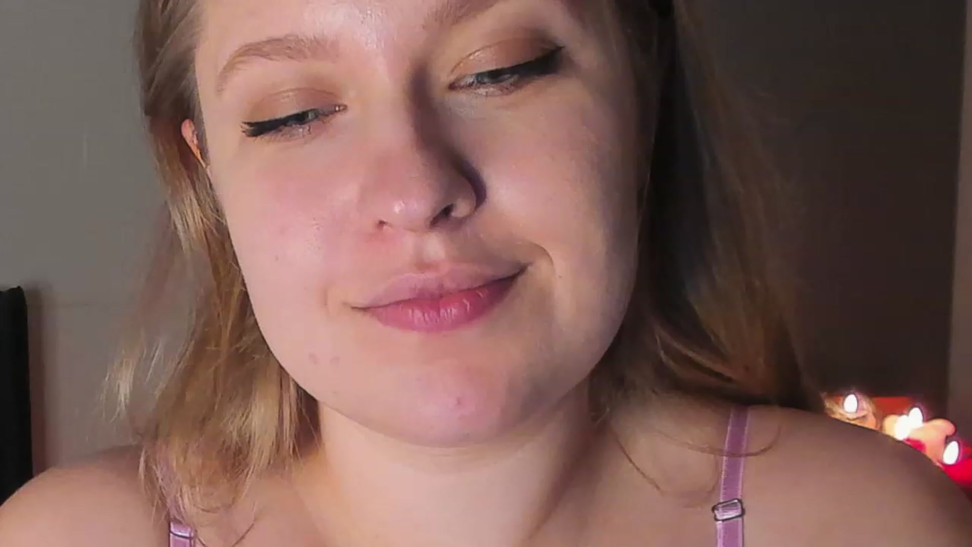 Gallery image thumbnail from SensualAdict's myfreecams stream on, 12/21/2022, 18:54 image 10 of 20