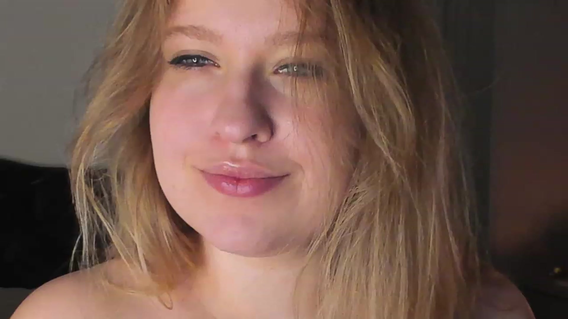 Gallery image thumbnail from SensualAdict's myfreecams stream on, 12/22/2022, 19:32 image 11 of 20