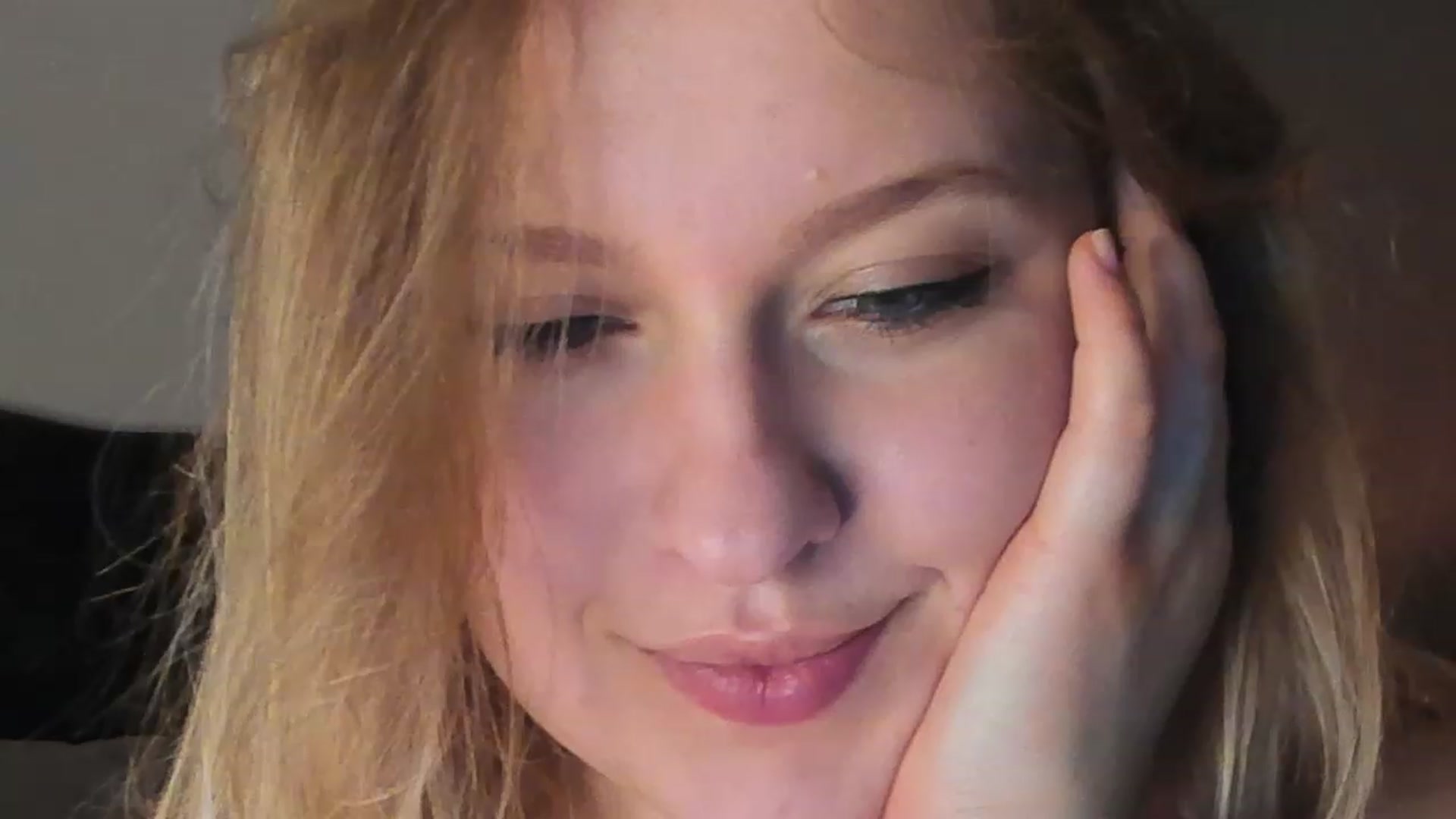 Gallery image thumbnail from SensualAdict's myfreecams stream on, 12/22/2022, 19:32 image 9 of 20