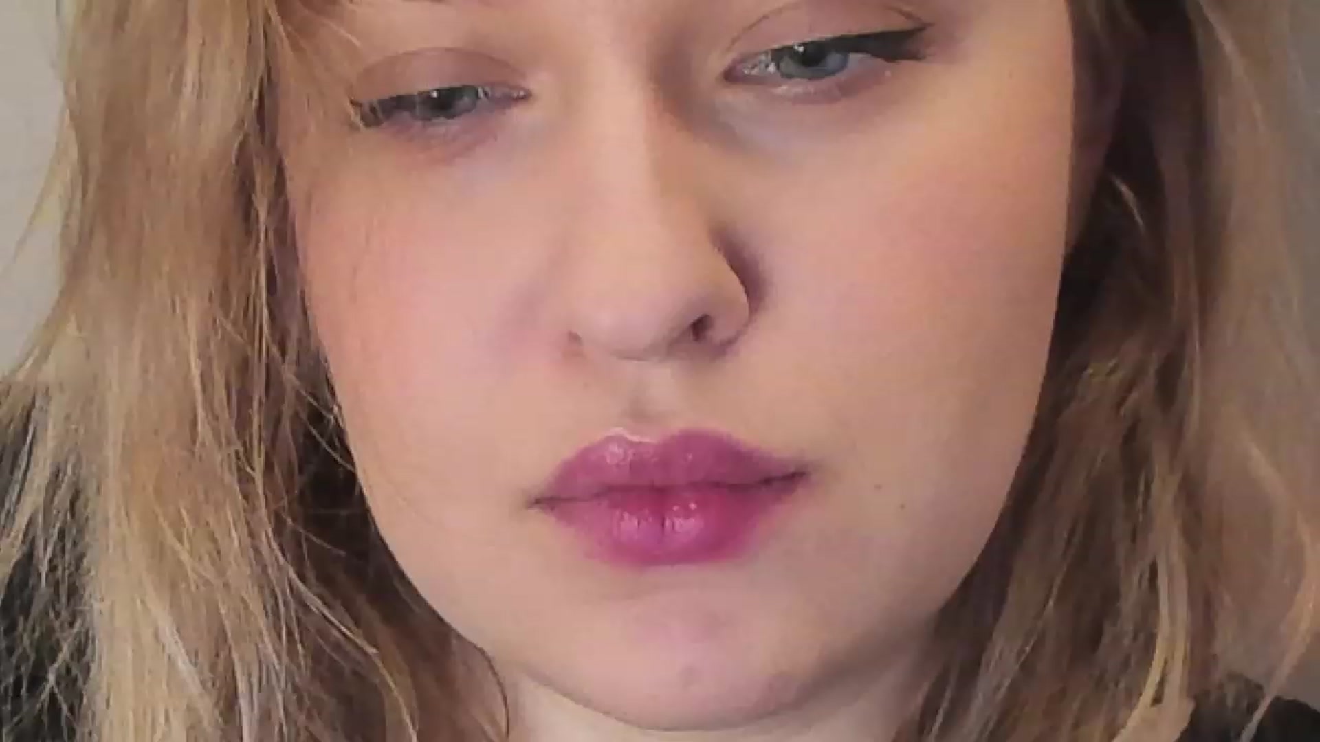 Gallery image thumbnail from SensualAdict's myfreecams stream on, 12/23/2022, 16:07 image 16 of 20