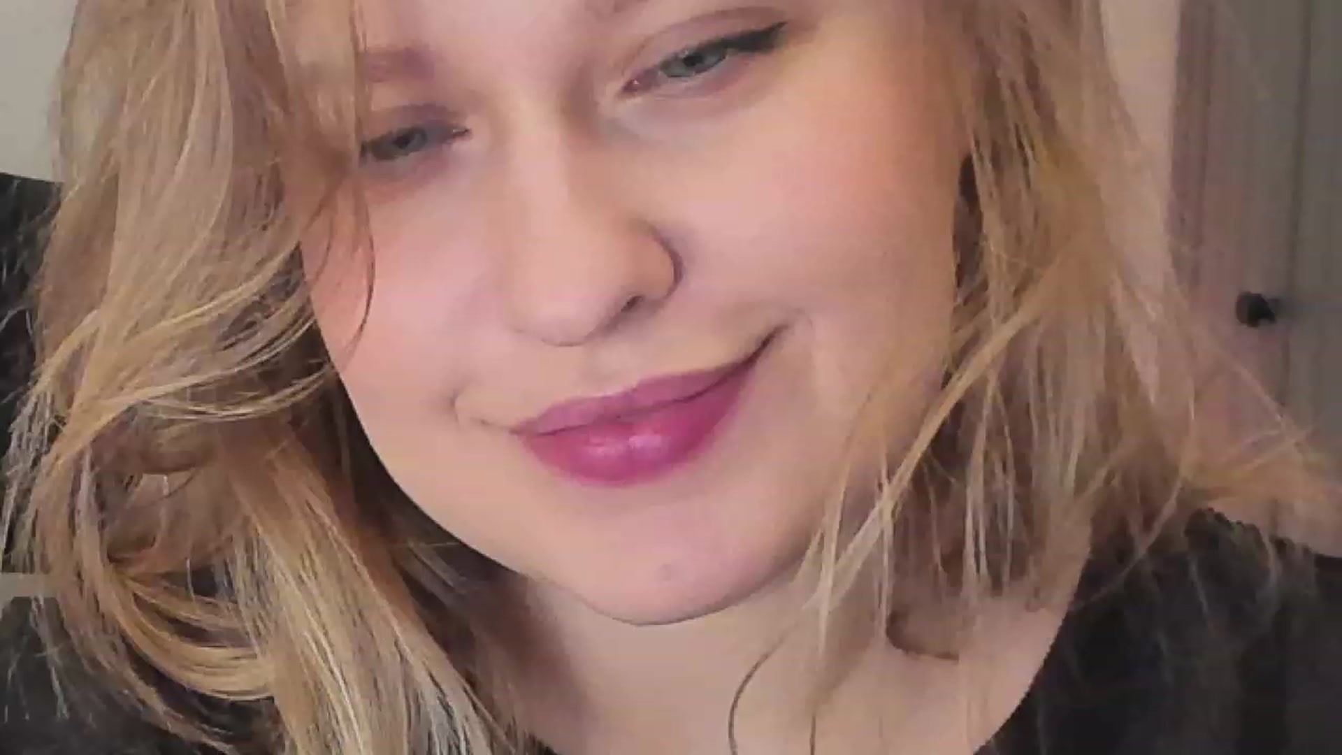 Gallery image thumbnail from SensualAdict's myfreecams stream on, 12/23/2022, 17:35 image 7 of 20