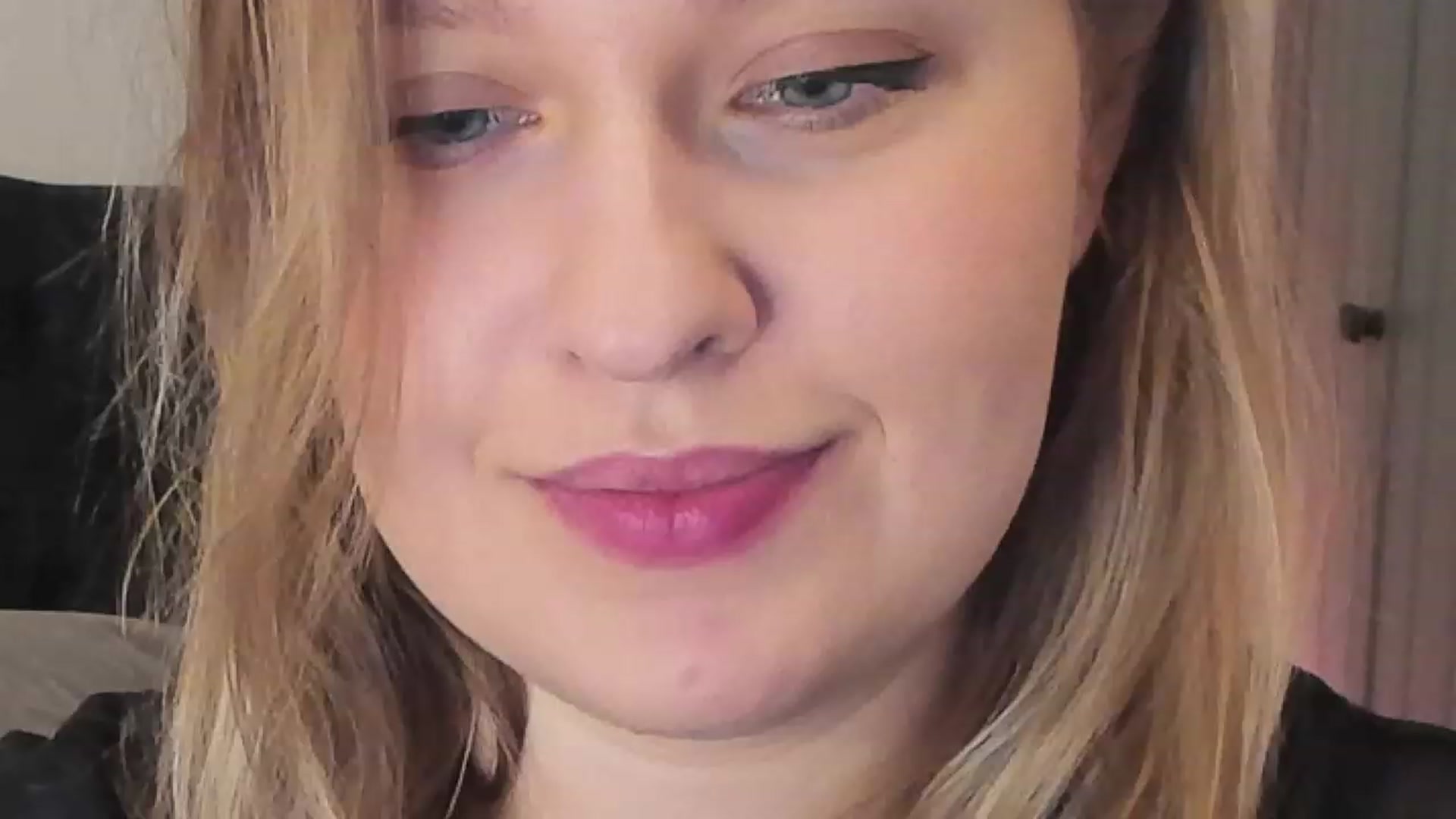 Gallery image thumbnail from SensualAdict's myfreecams stream on, 12/23/2022, 17:35 image 6 of 20