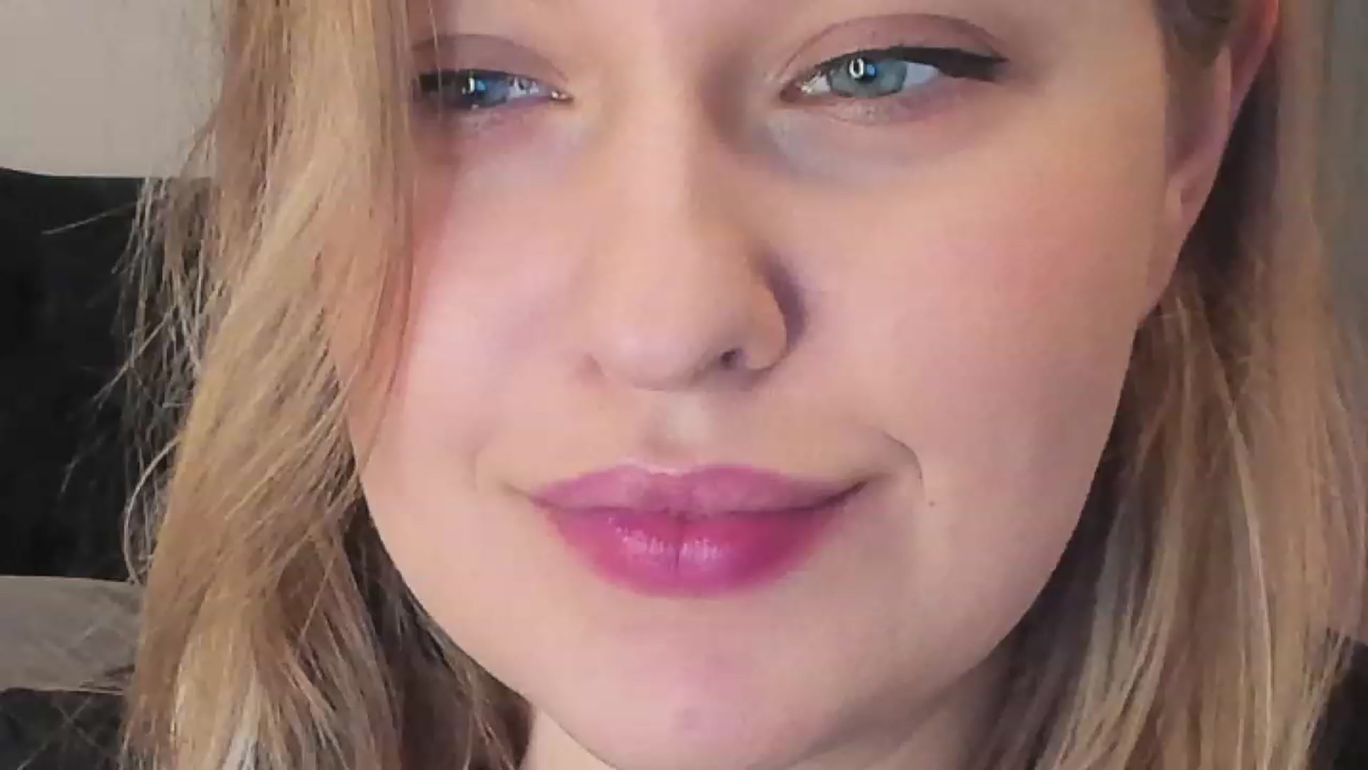 Gallery image thumbnail from SensualAdict's myfreecams stream on, 12/23/2022, 17:35 image 5 of 20
