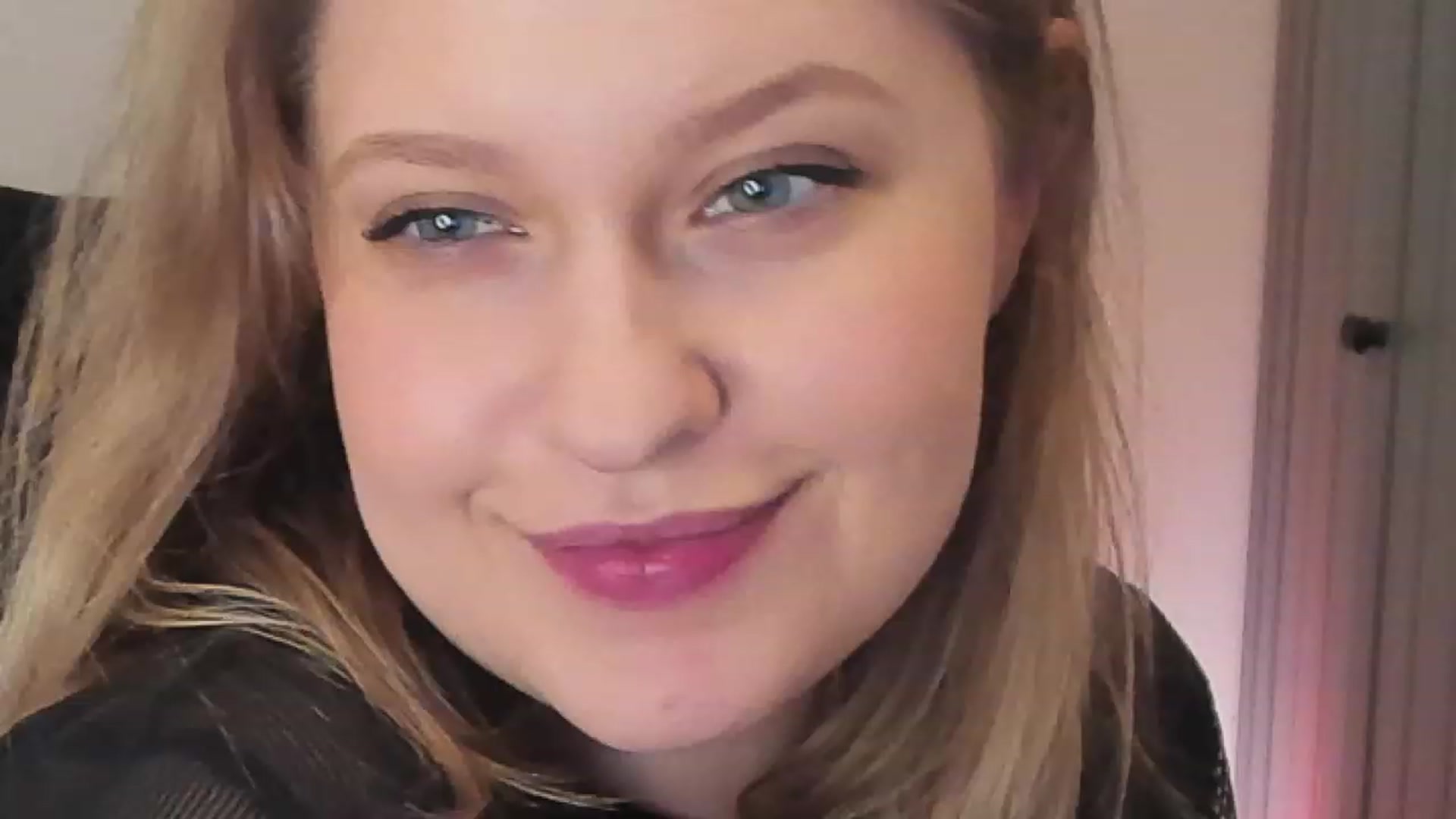 Gallery image thumbnail from SensualAdict's myfreecams stream on, 12/23/2022, 17:35 image 14 of 20