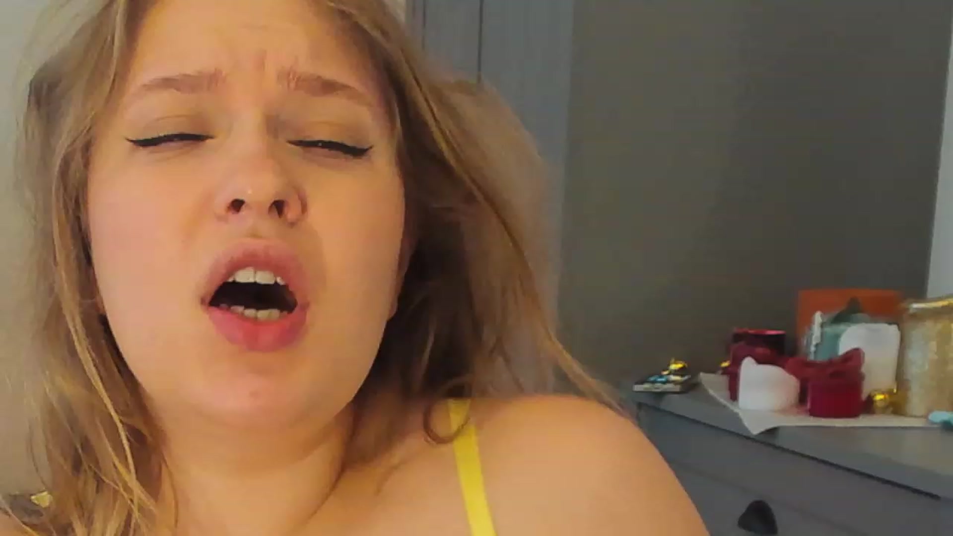 Gallery image thumbnail from SensualAdict's myfreecams stream on, 12/24/2022, 12:54 image 16 of 20