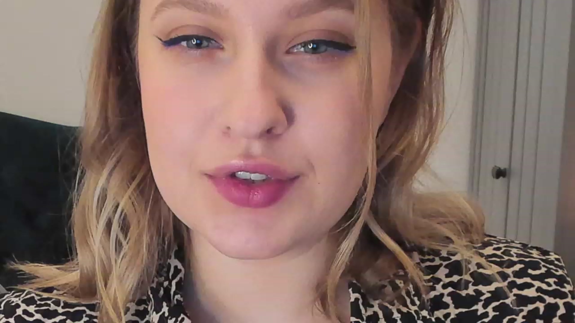 Gallery image thumbnail from SensualAdict's myfreecams stream on, 12/27/2022, 15:41 image 5 of 20