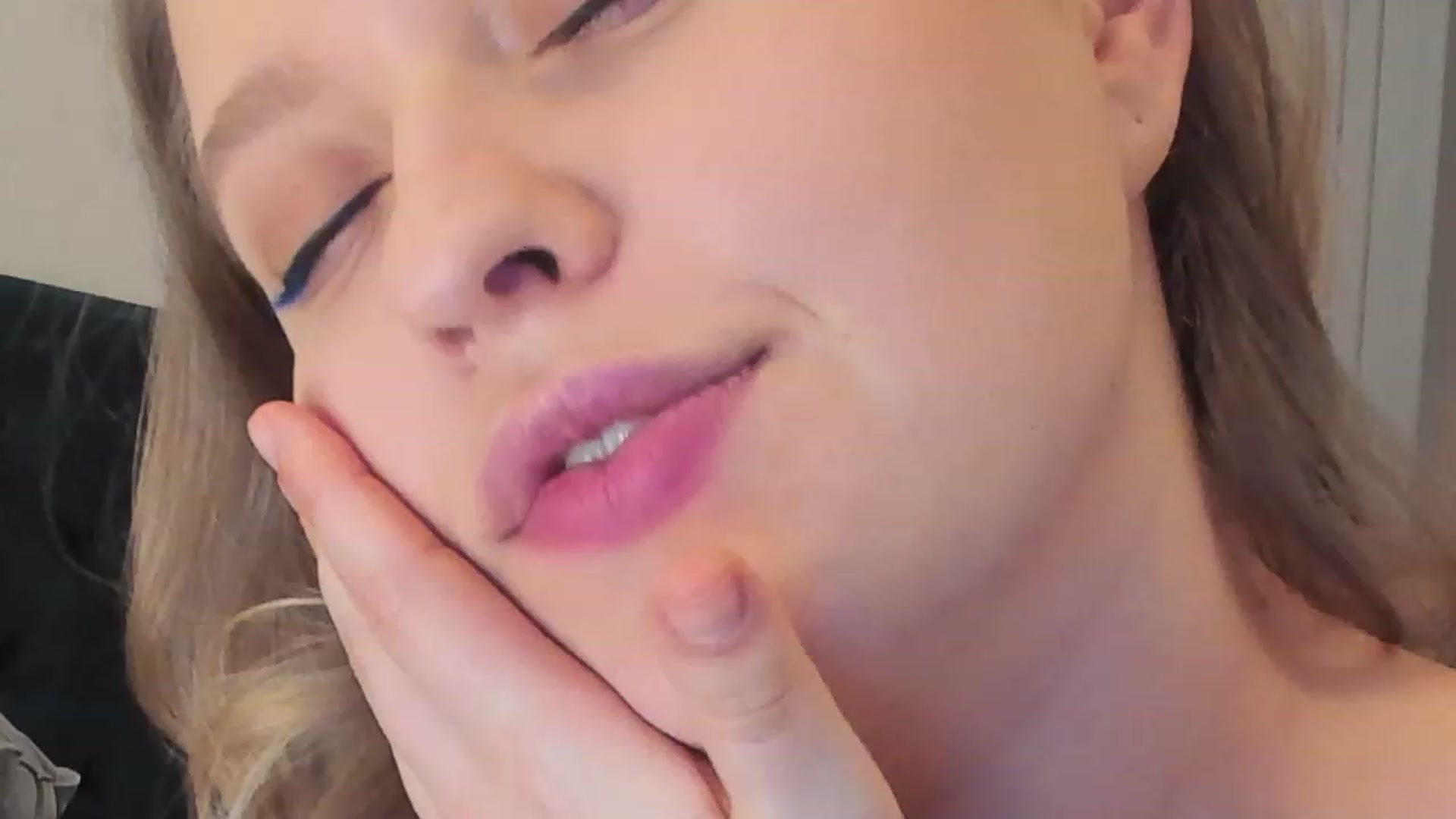 Gallery image thumbnail from SensualAdict's myfreecams stream on, 12/27/2022, 15:41 image 15 of 20