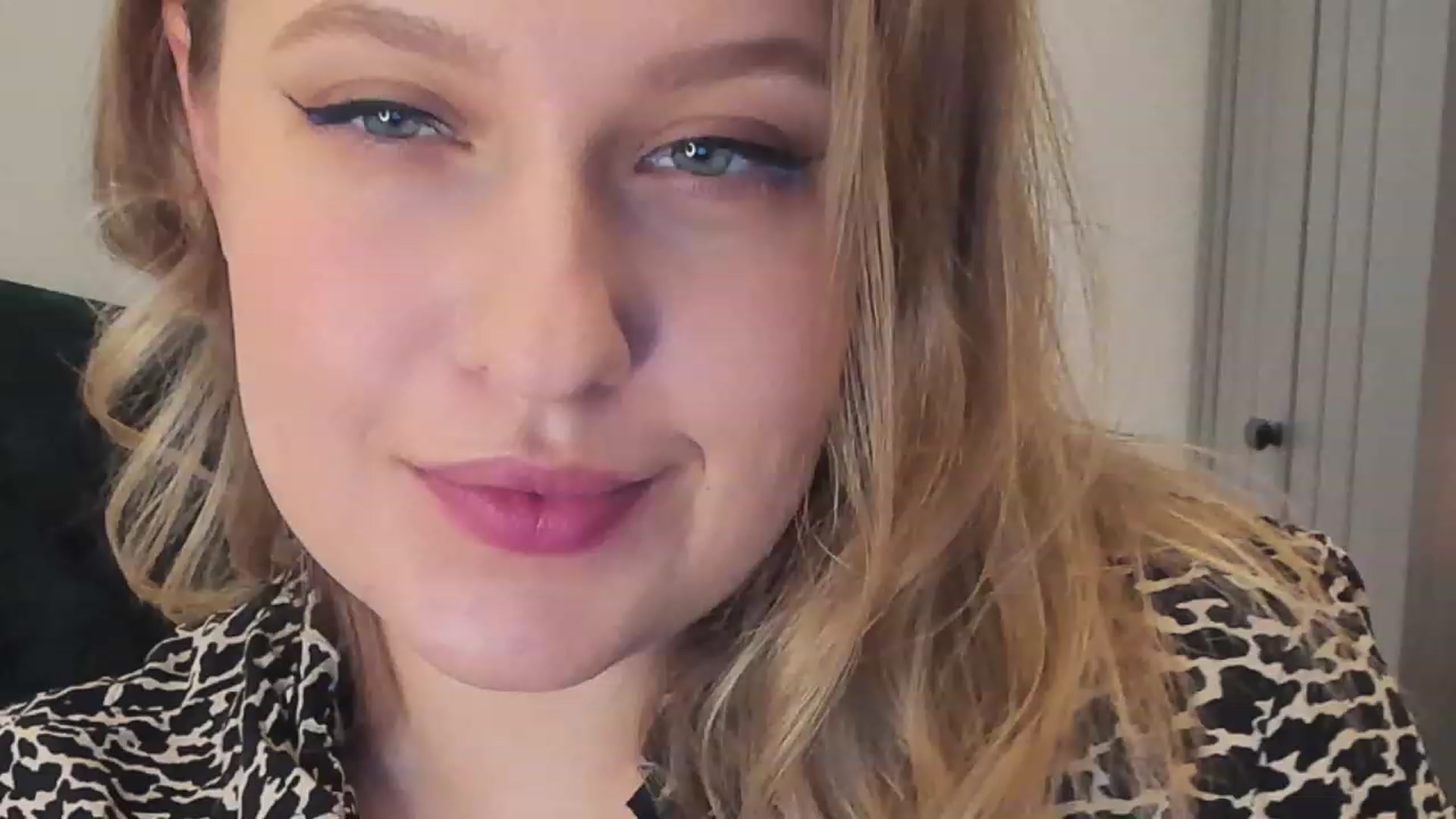 Gallery image thumbnail from SensualAdict's myfreecams stream on, 12/27/2022, 15:41 image 8 of 20