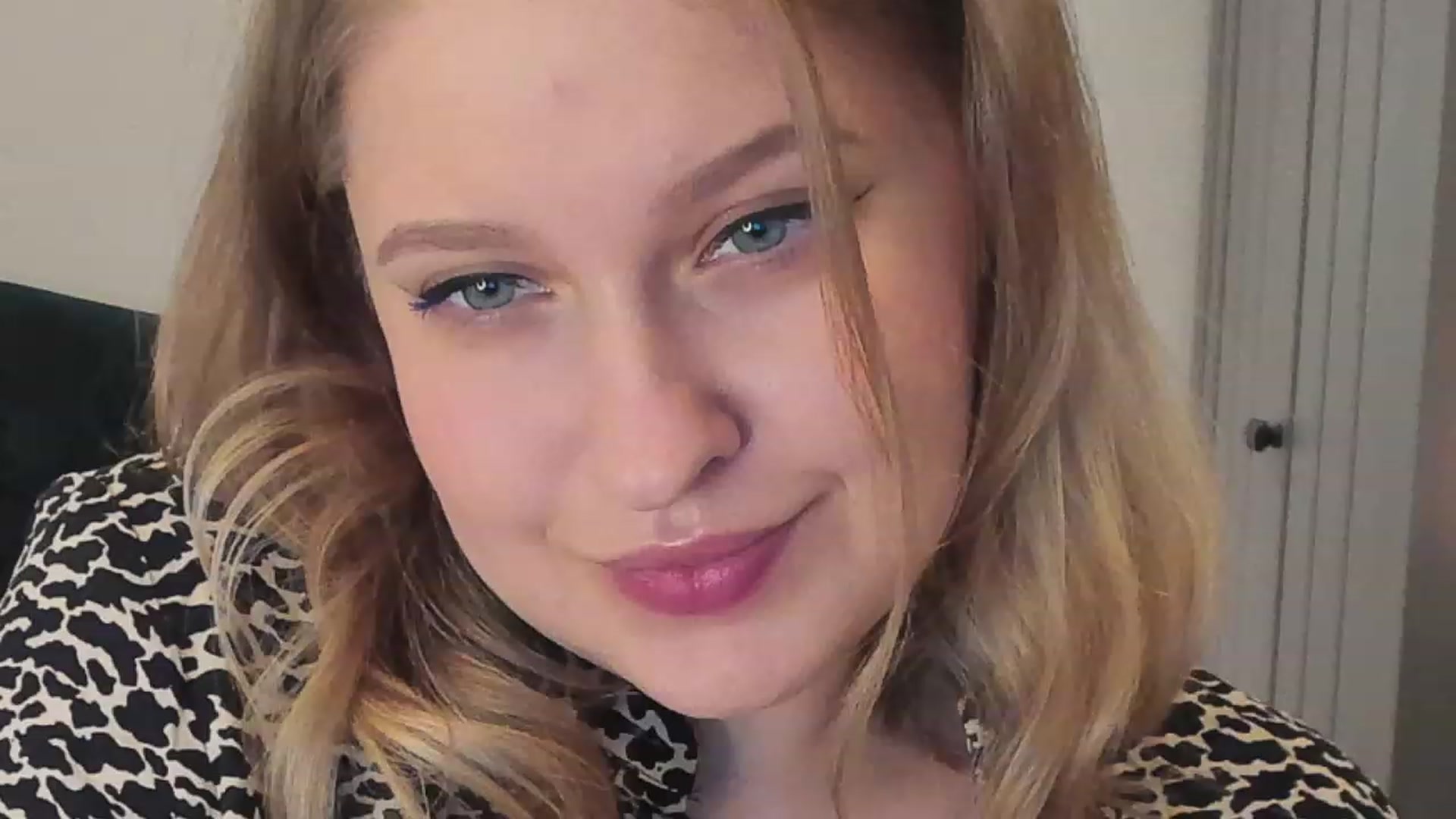 Gallery image thumbnail from SensualAdict's myfreecams stream on, 12/27/2022, 15:41 image 7 of 20