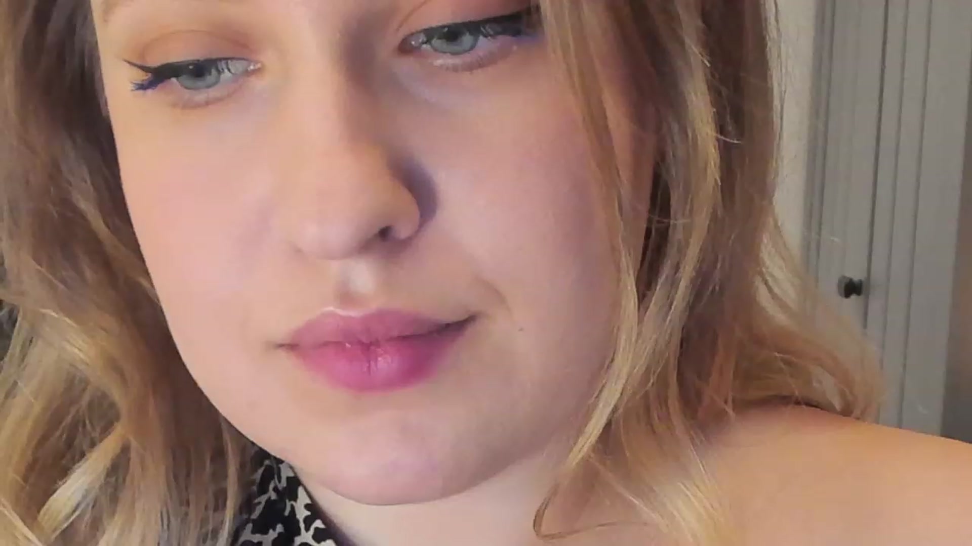 Gallery image thumbnail from SensualAdict's myfreecams stream on, 12/27/2022, 15:41 image 19 of 20